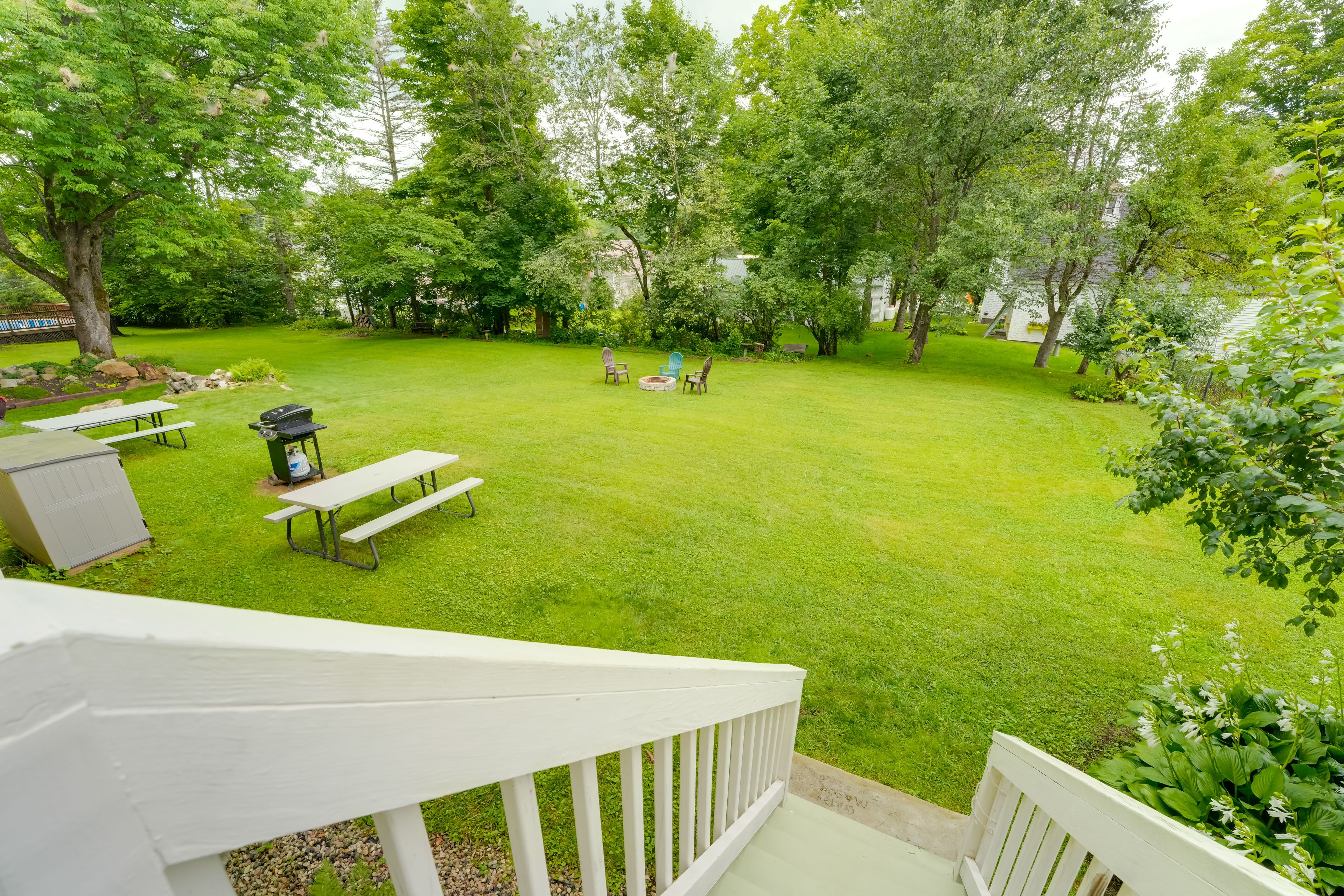 Shared Backyard | Gas Grill | Fire Pit