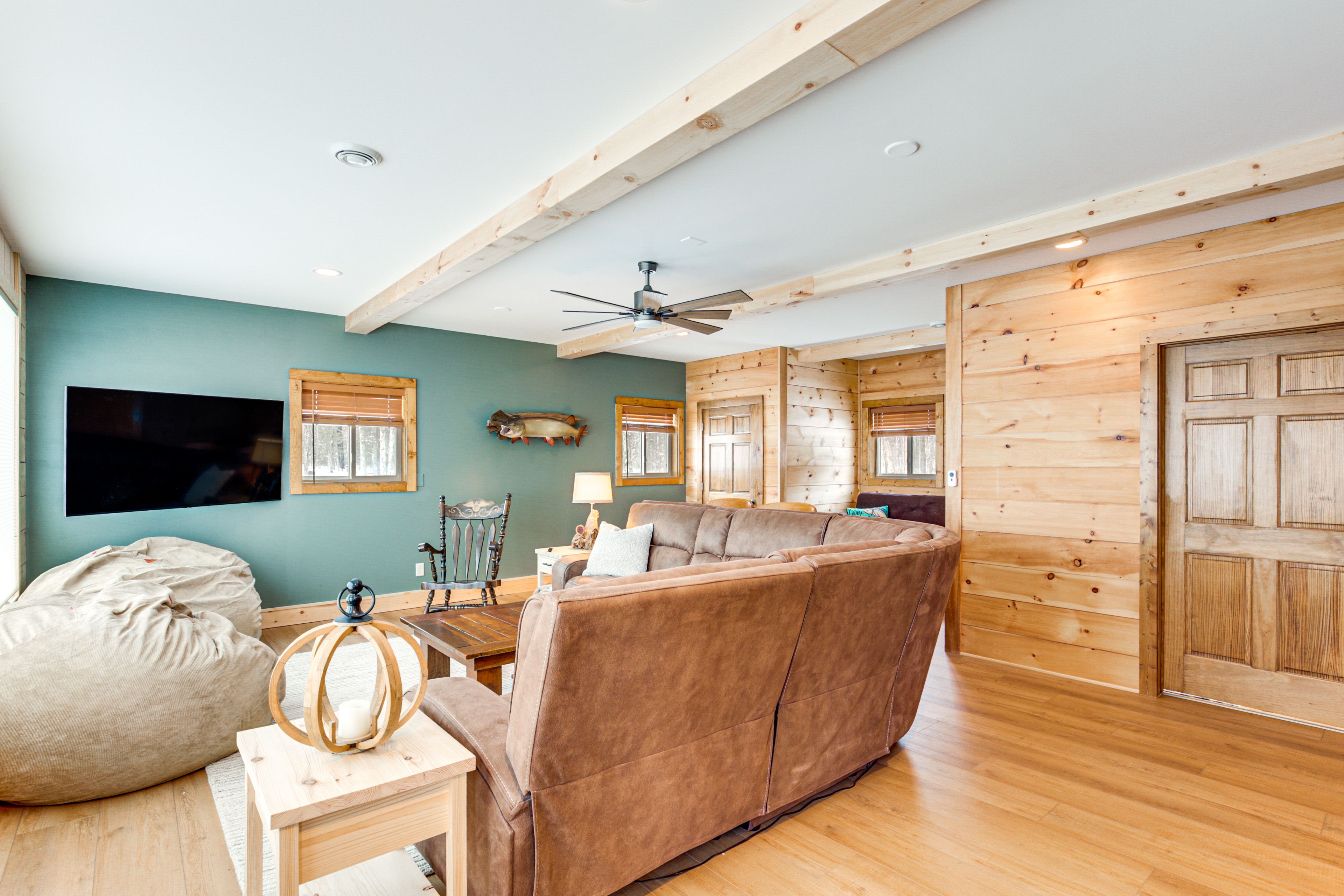 Great Room | Full Sleeper Sofa | 65" Smart TV | Free WiFi | 1st Floor