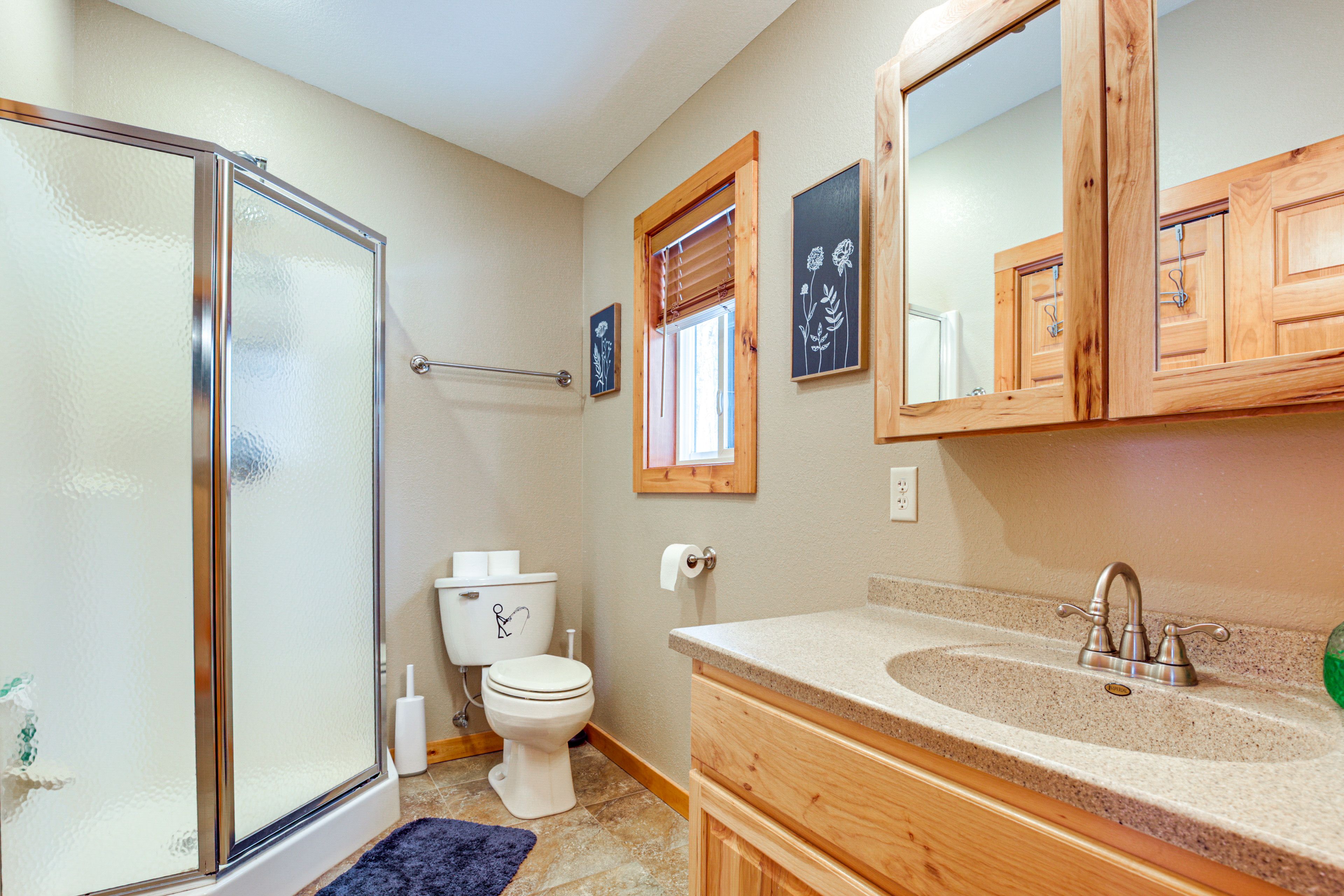 Full Bathroom | Hair Dryer | 2nd Floor