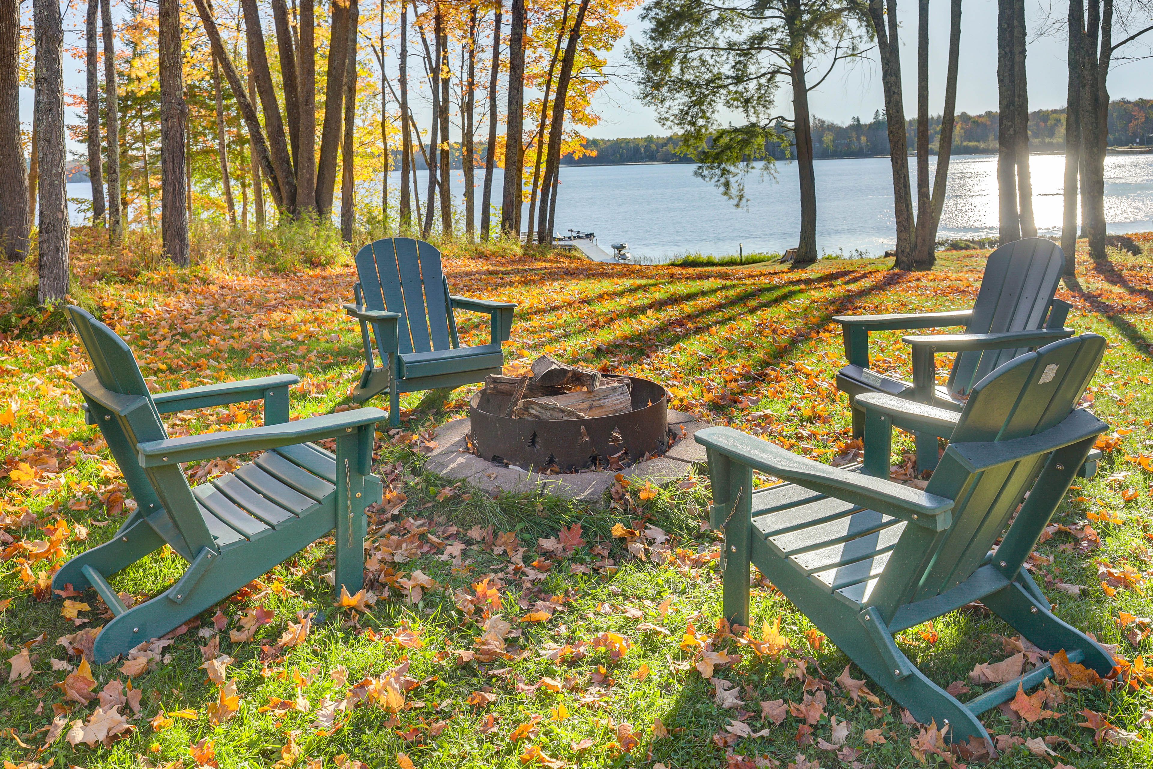 Lakefront Yard | Pike Lake Access | Private Dock | Canoe