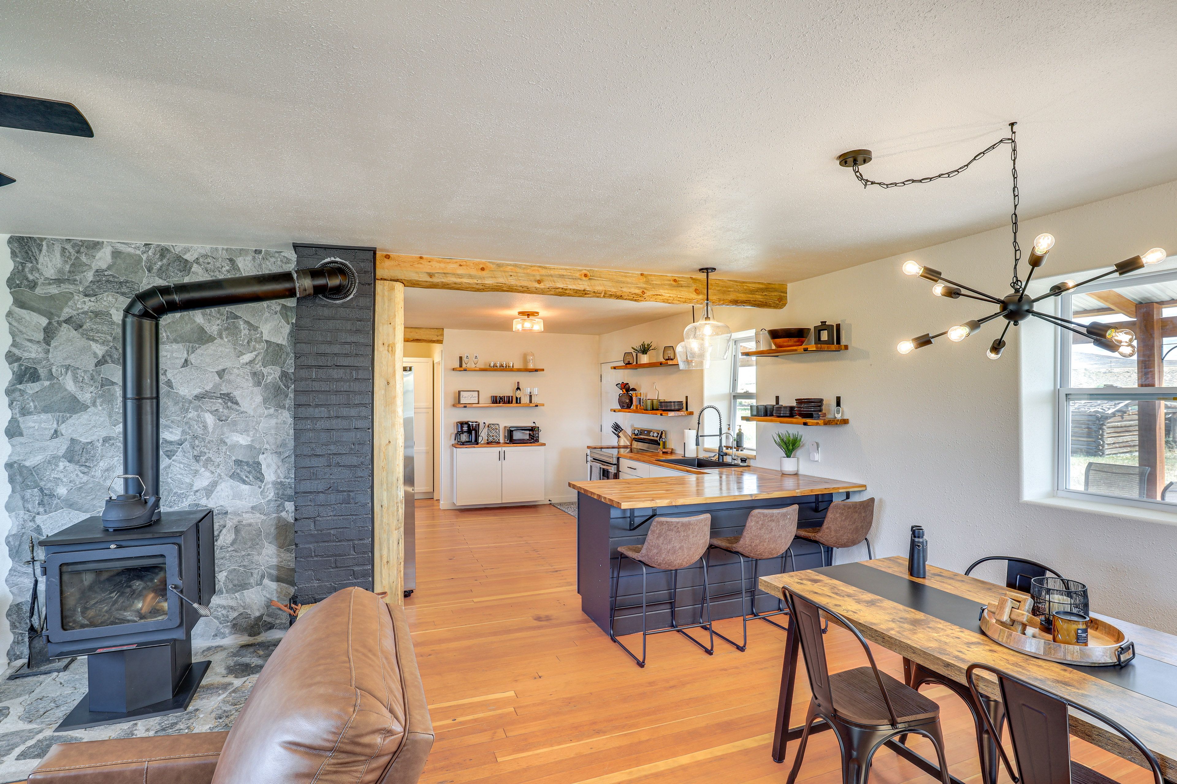 Dining Area | Dishware & Flatware