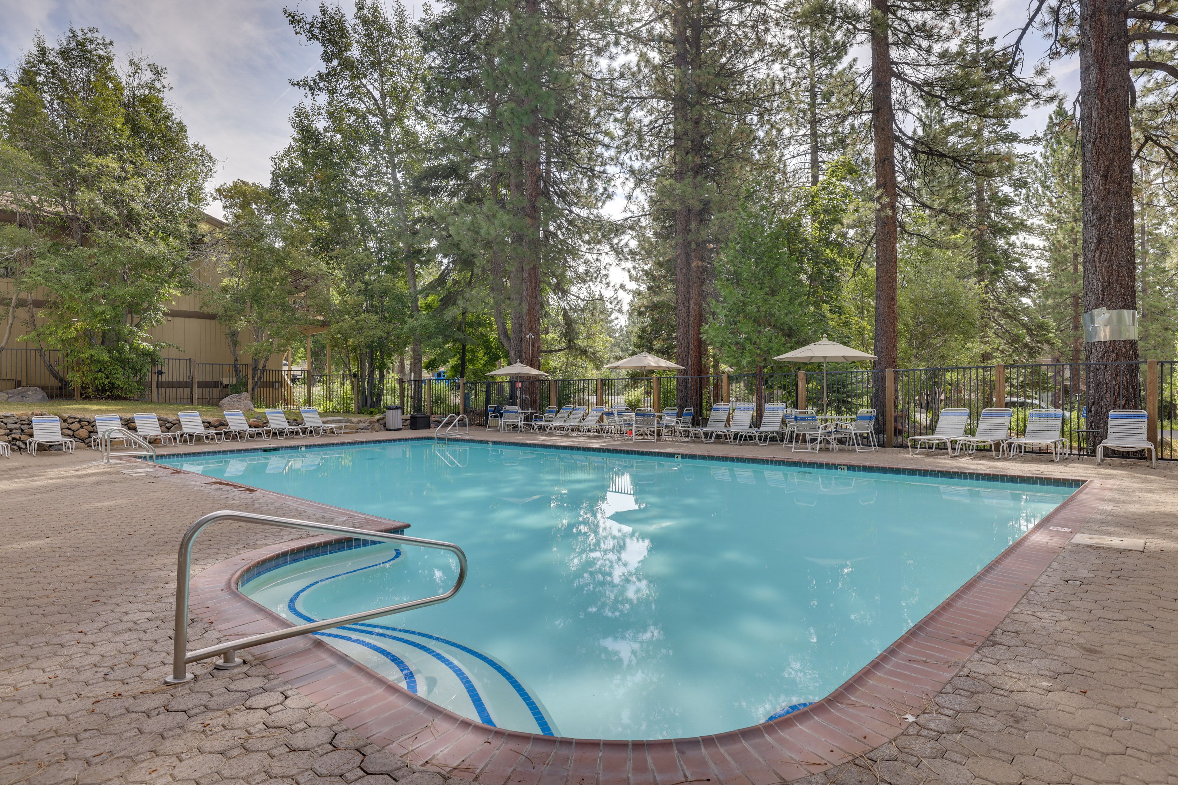 Kingswood Village | Community Amenities