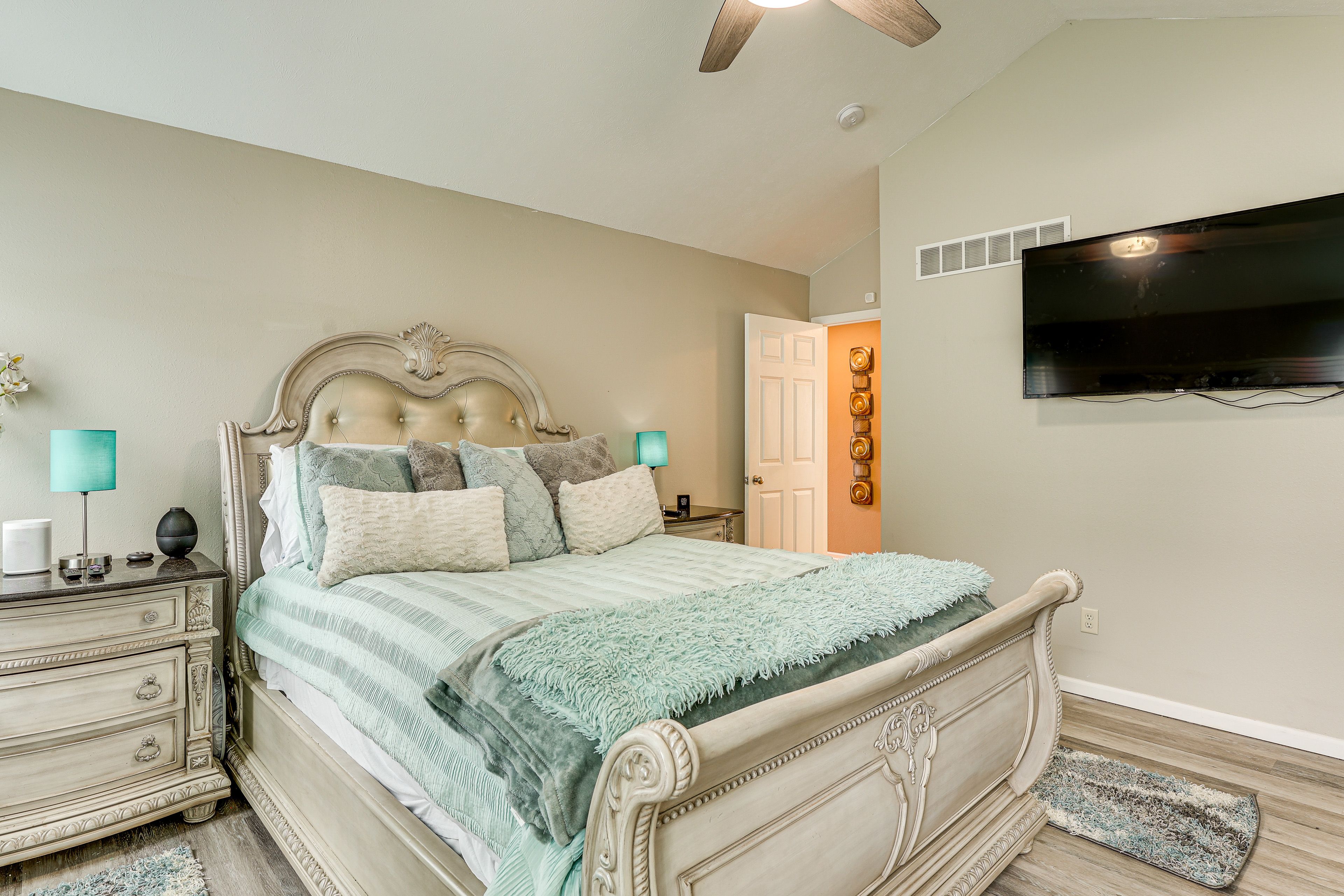 Bedroom 1 | Main Level | Queen Bed | Smart TV