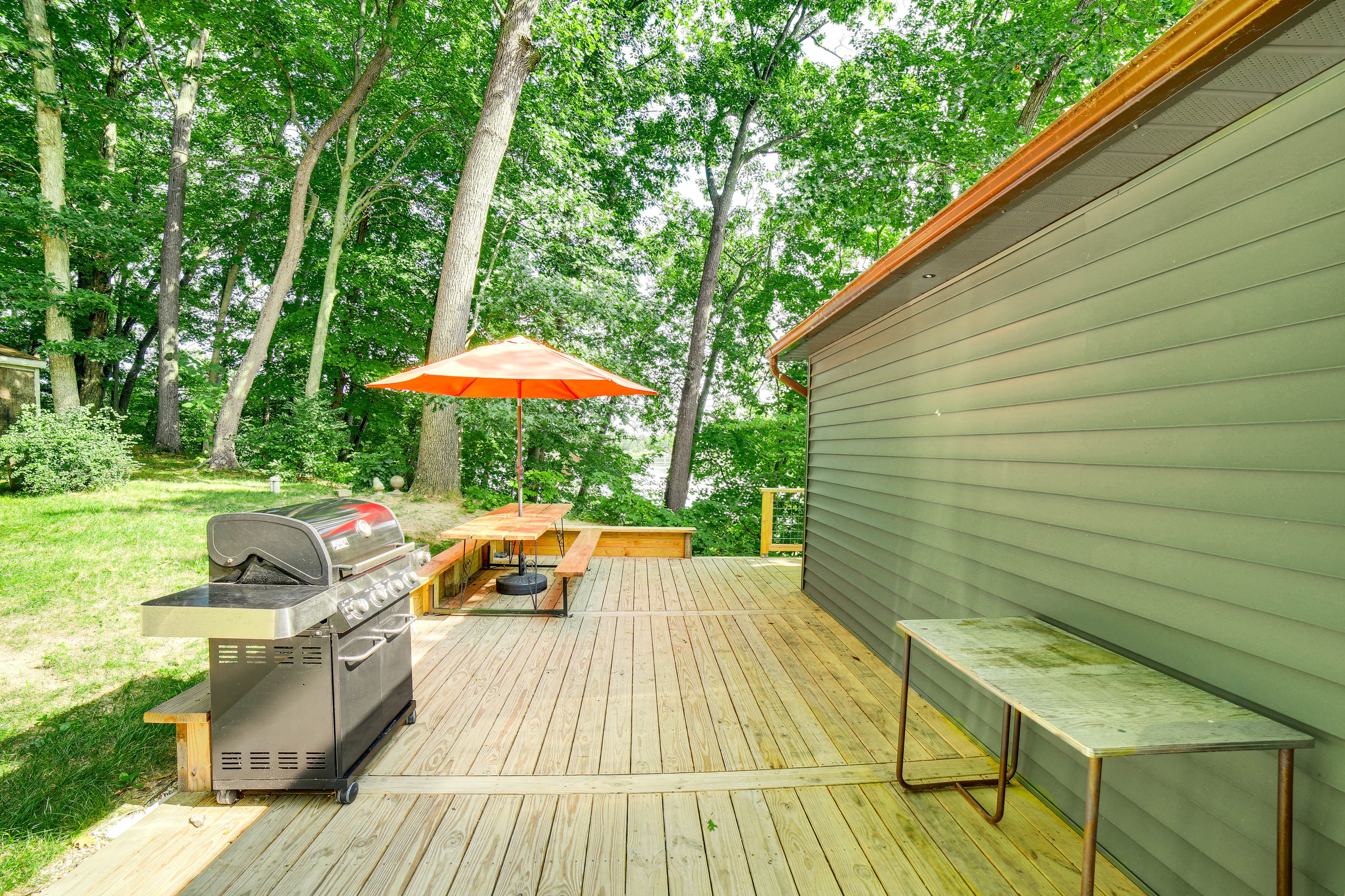 Balcony | Patio Seating | Gas Grill | Lake Views