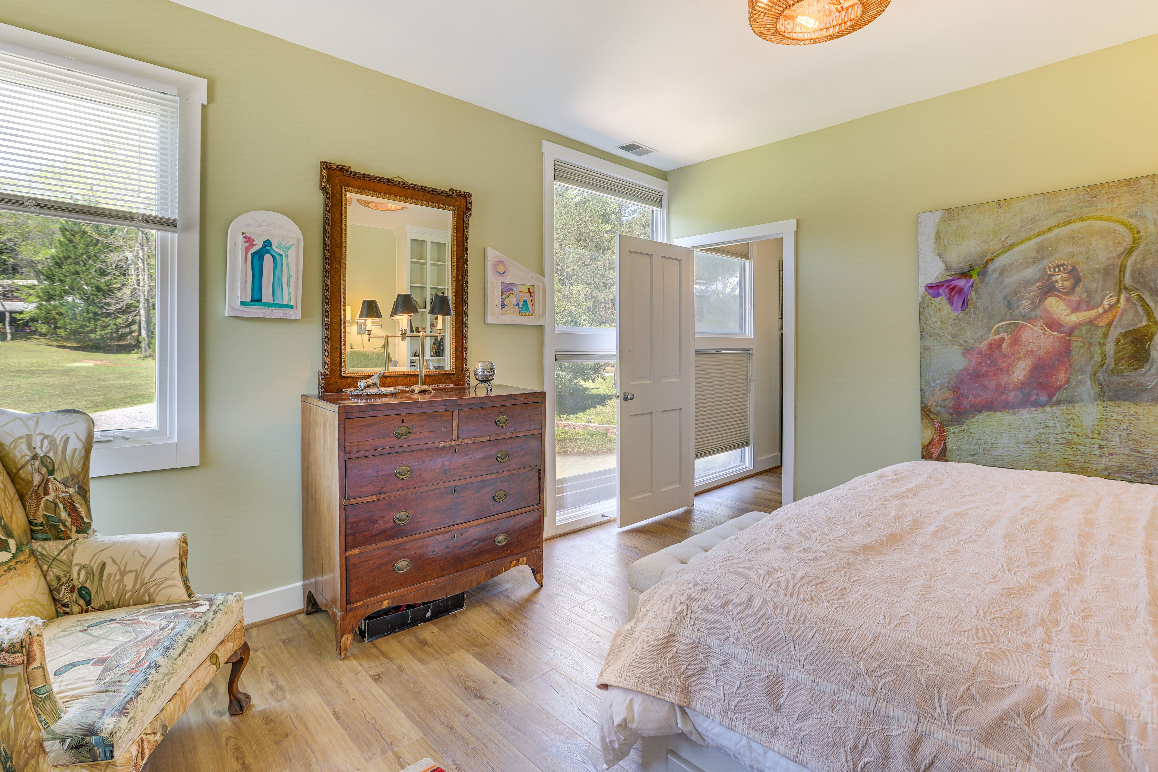 Bedroom 1 | King Bed | Main Floor
