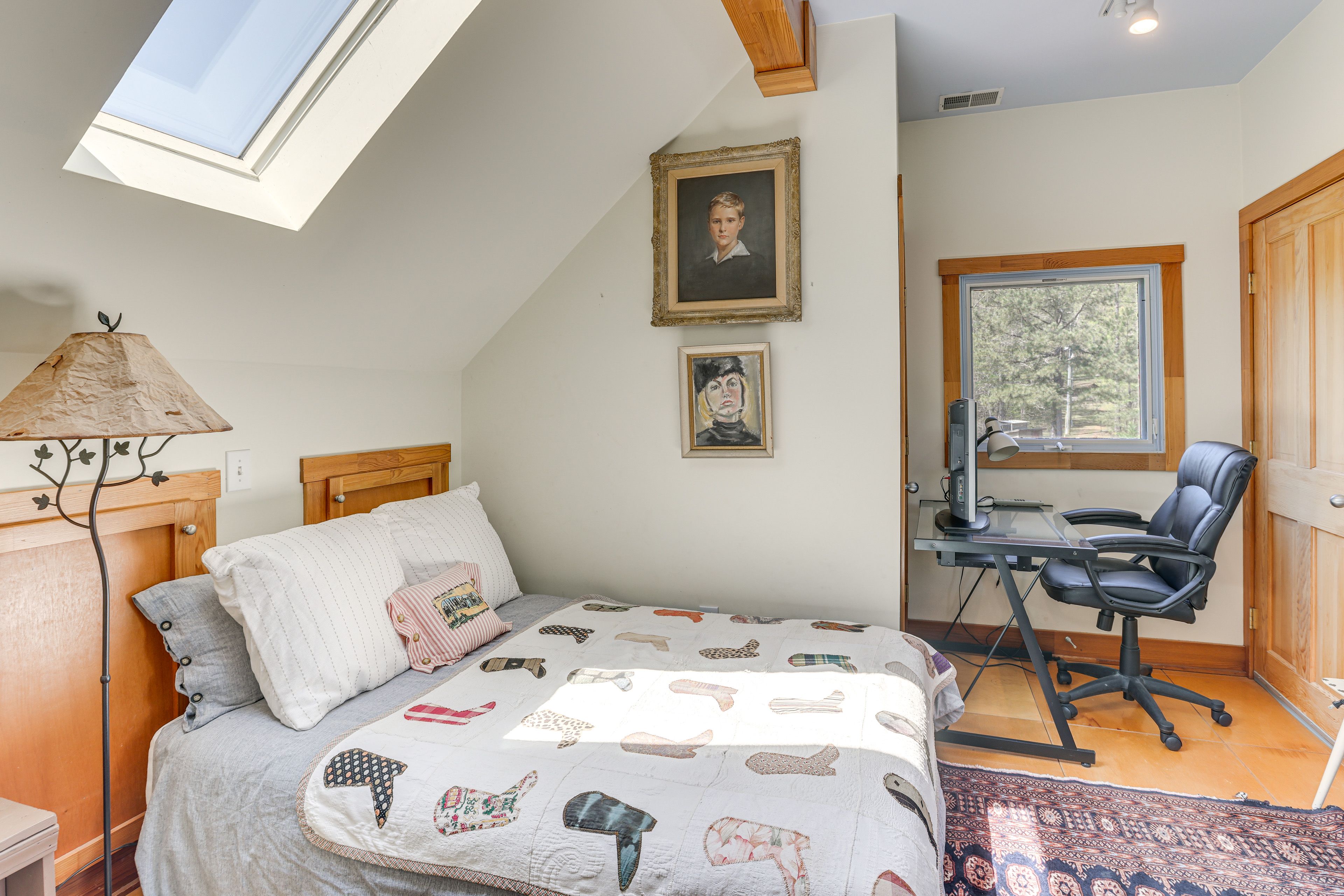 Loft | Queen Bed | Full Bed