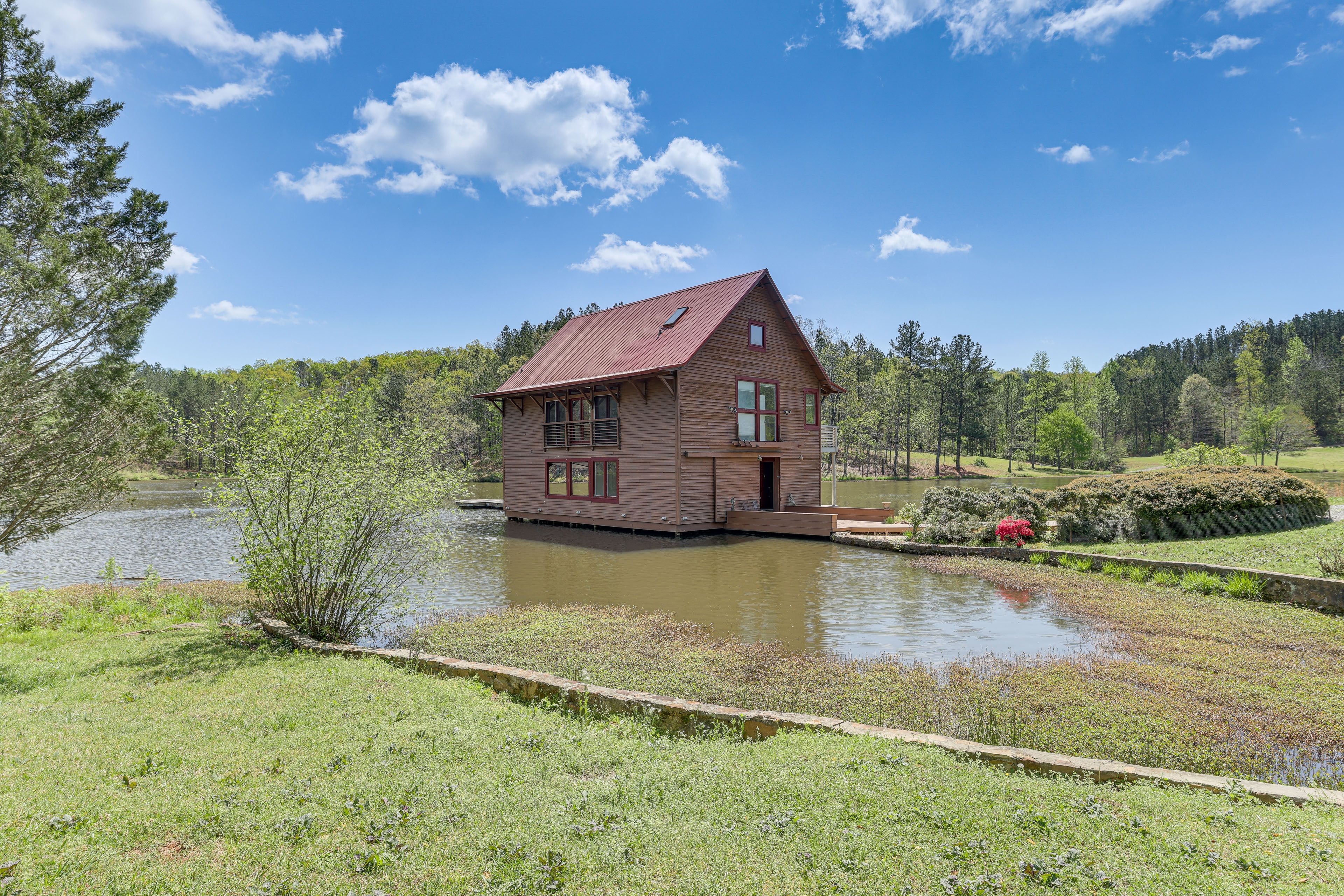 Trussville Vacation Rental | 2BR | 2BA | Stairs Required | 1,650 Sq Ft
