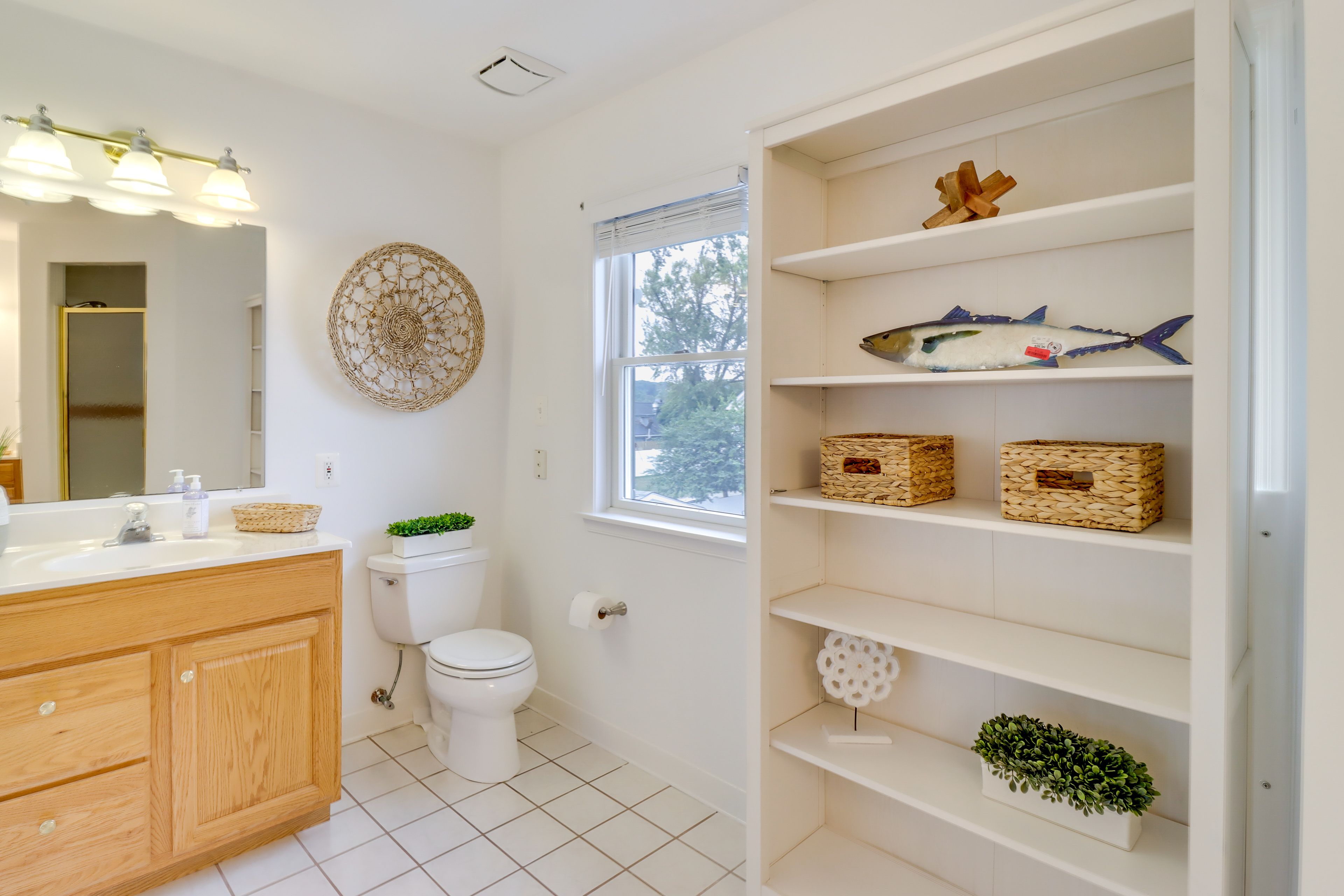 Full Bathroom | 2nd Floor | Hair Dryer