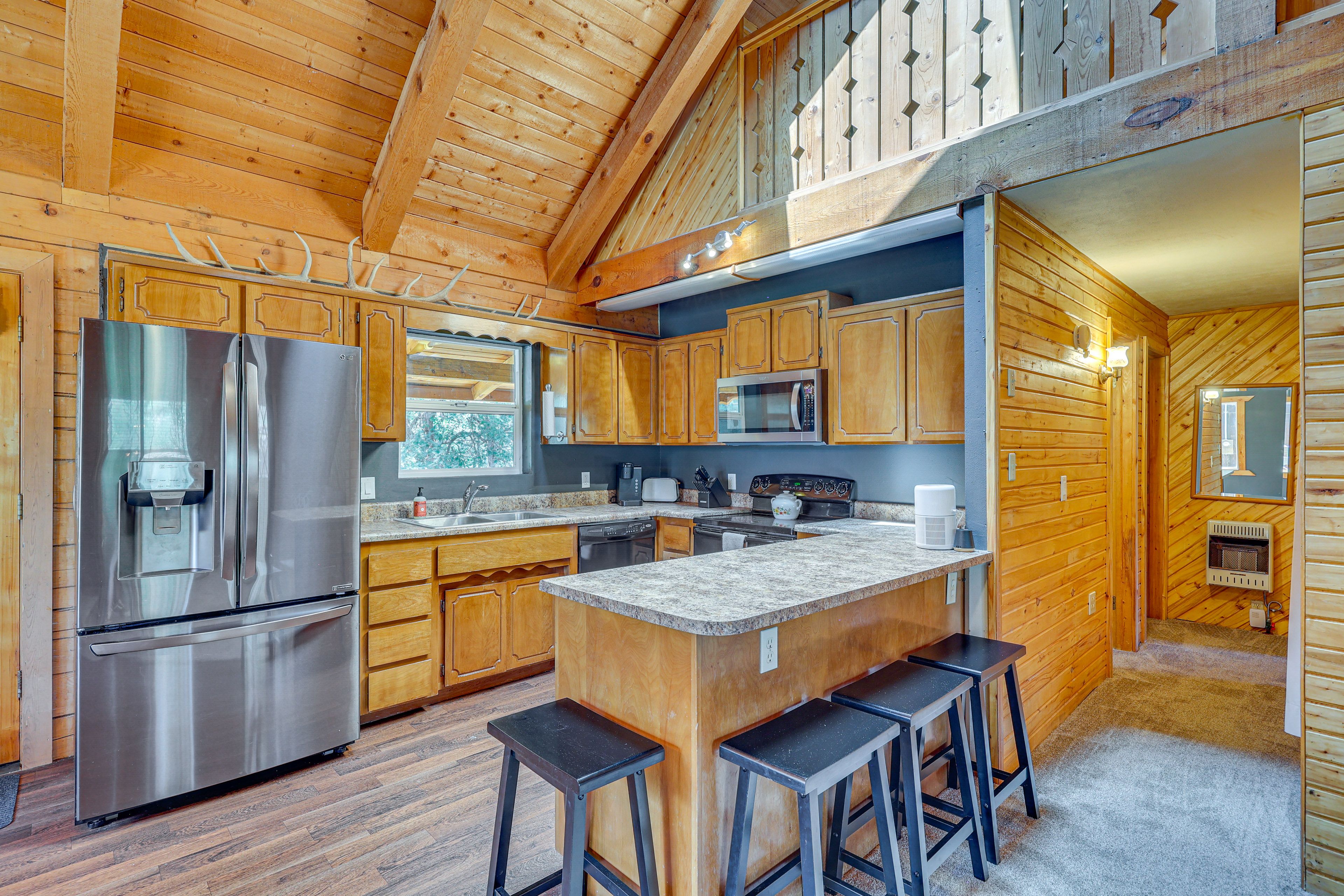 Kitchen | Keyless Entry | Central Heating