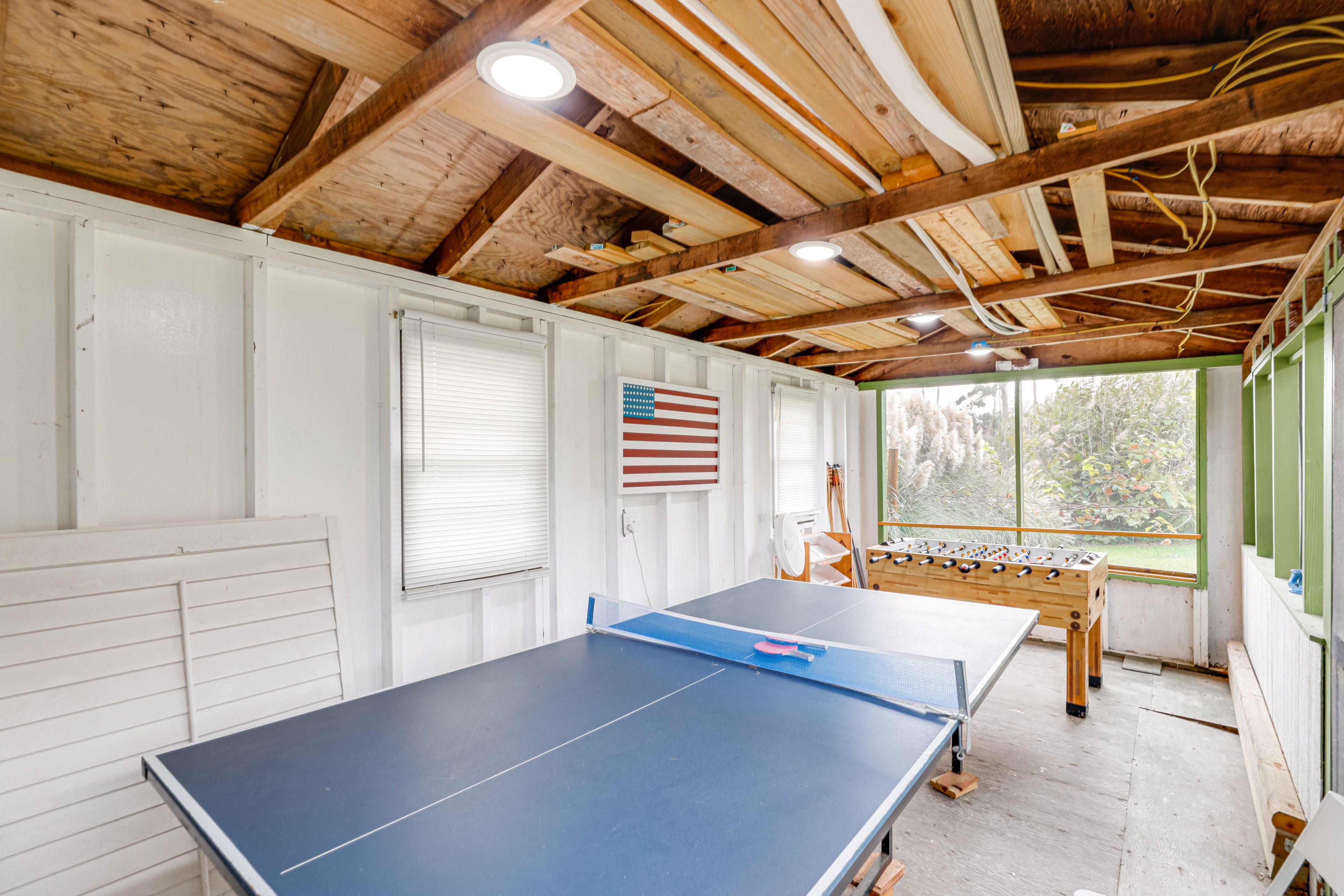 Screened Porch/Game Room
