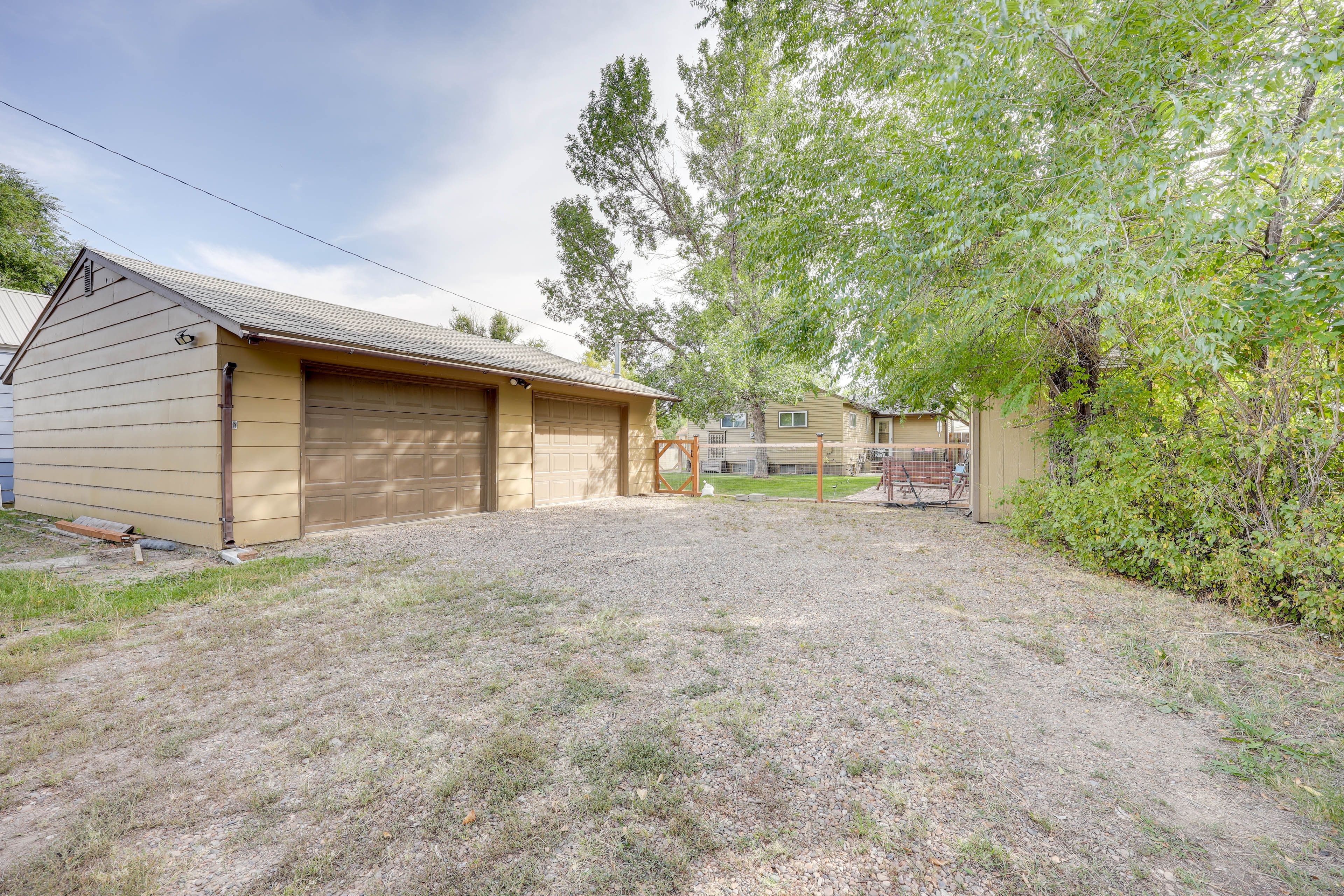 Exterior | Driveway (2 Vehicles) | Free Street Parking