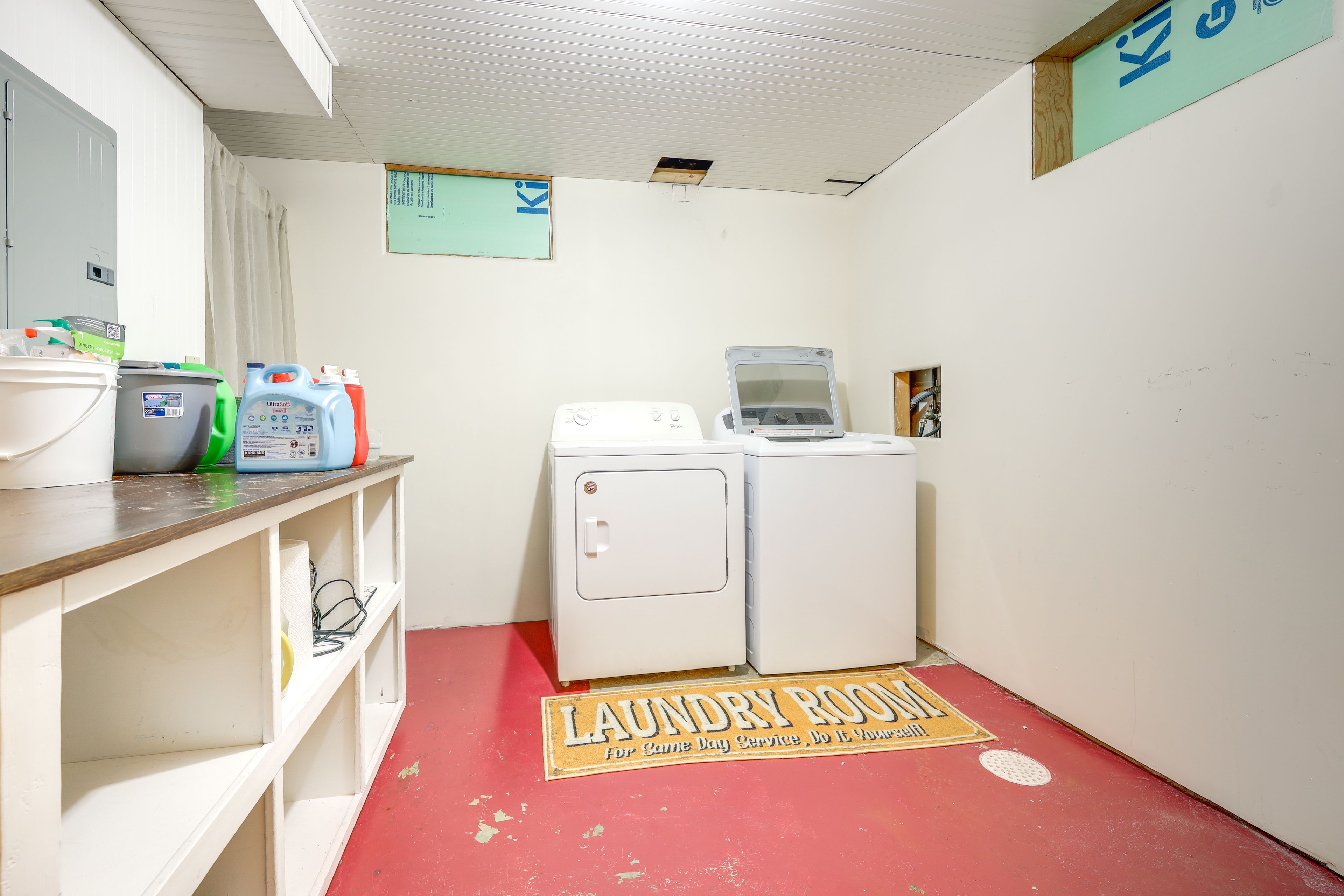 Laundry Room | Basement Floor