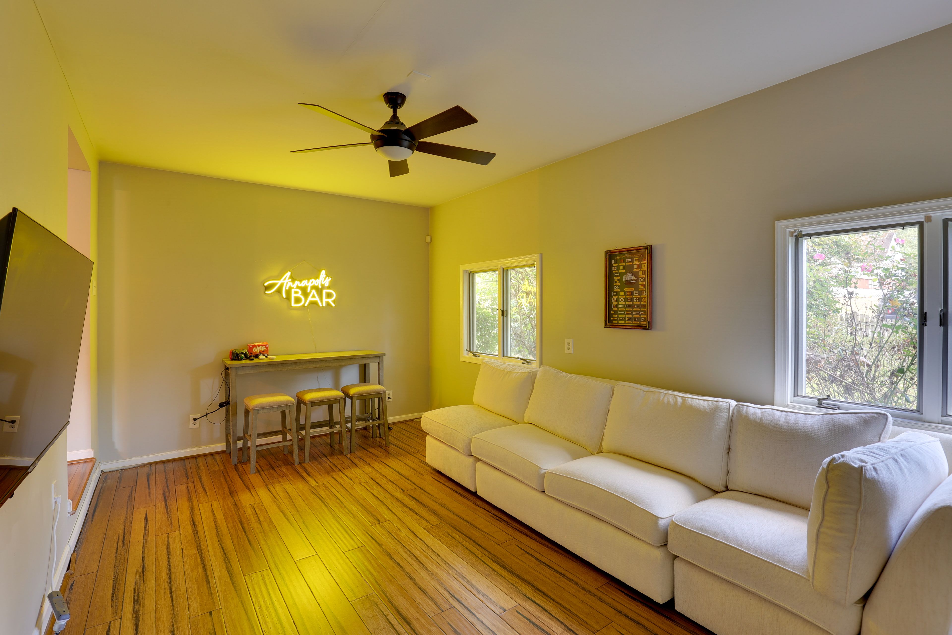 Living Room 1 | 1st Floor | Free WiFi | PlayStation 4 | 1 Interior Step