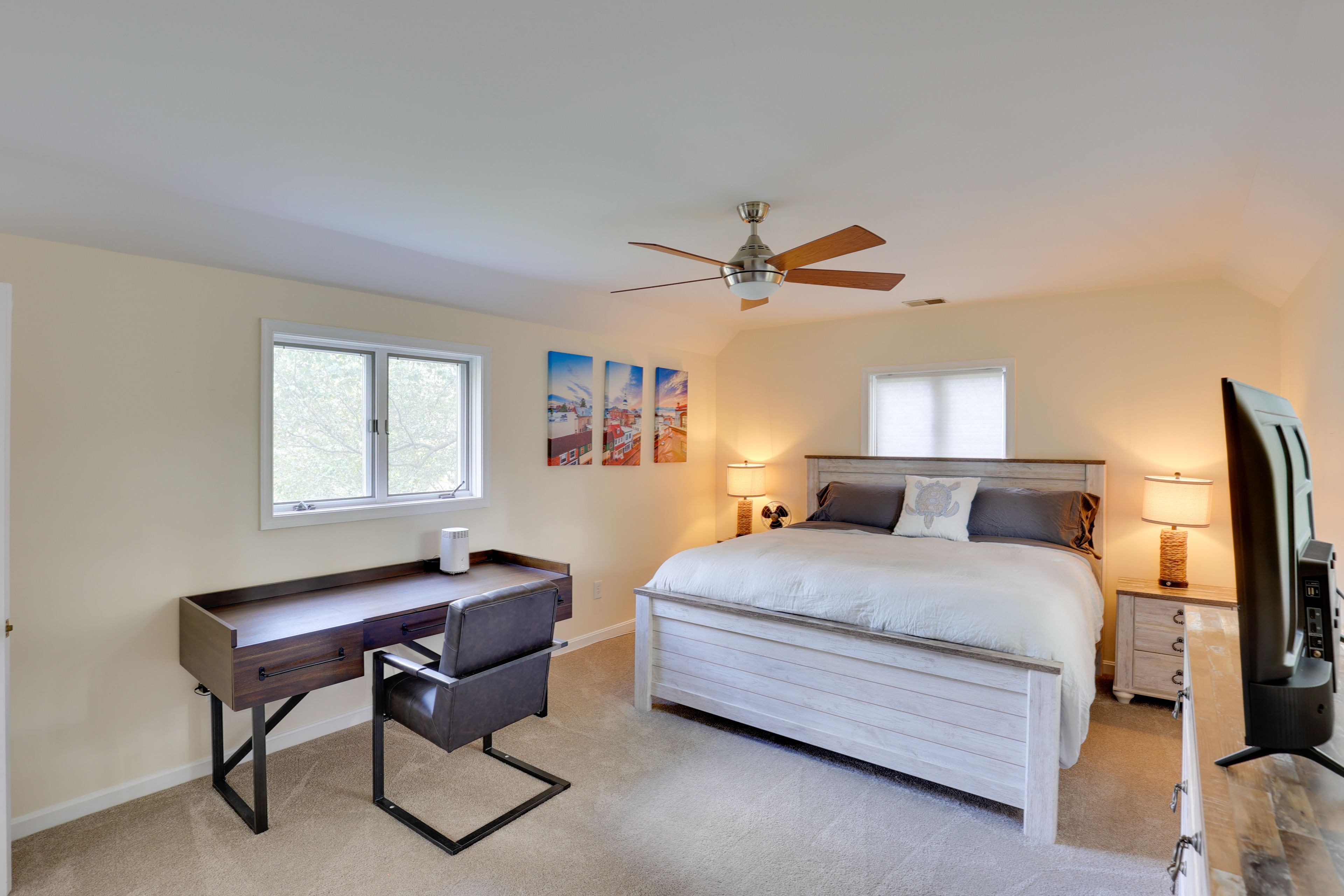 Bedroom 3 | King Bed | 3rd Floor | Smart TV