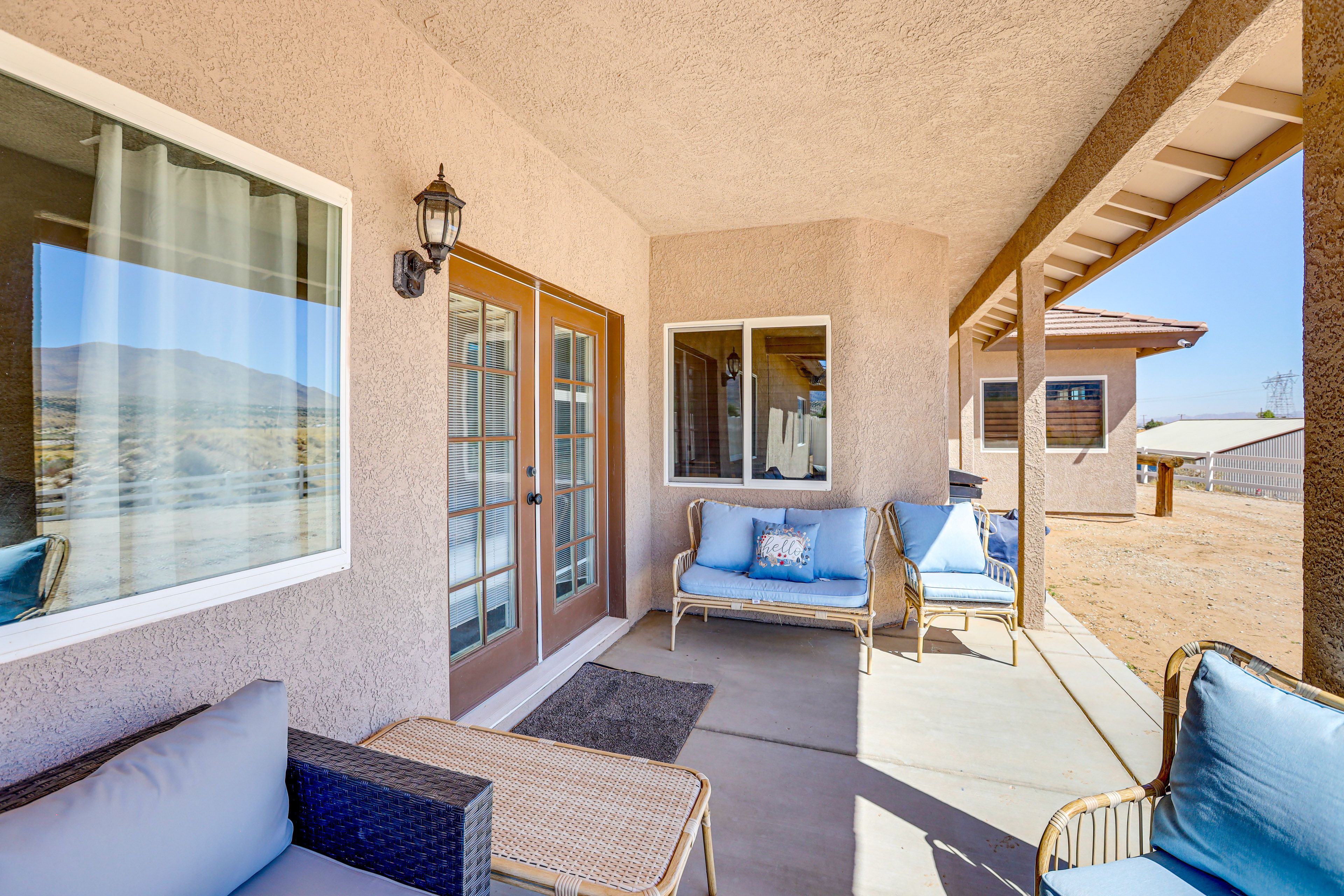 Covered Patio | Gas Fire Pit | Seating