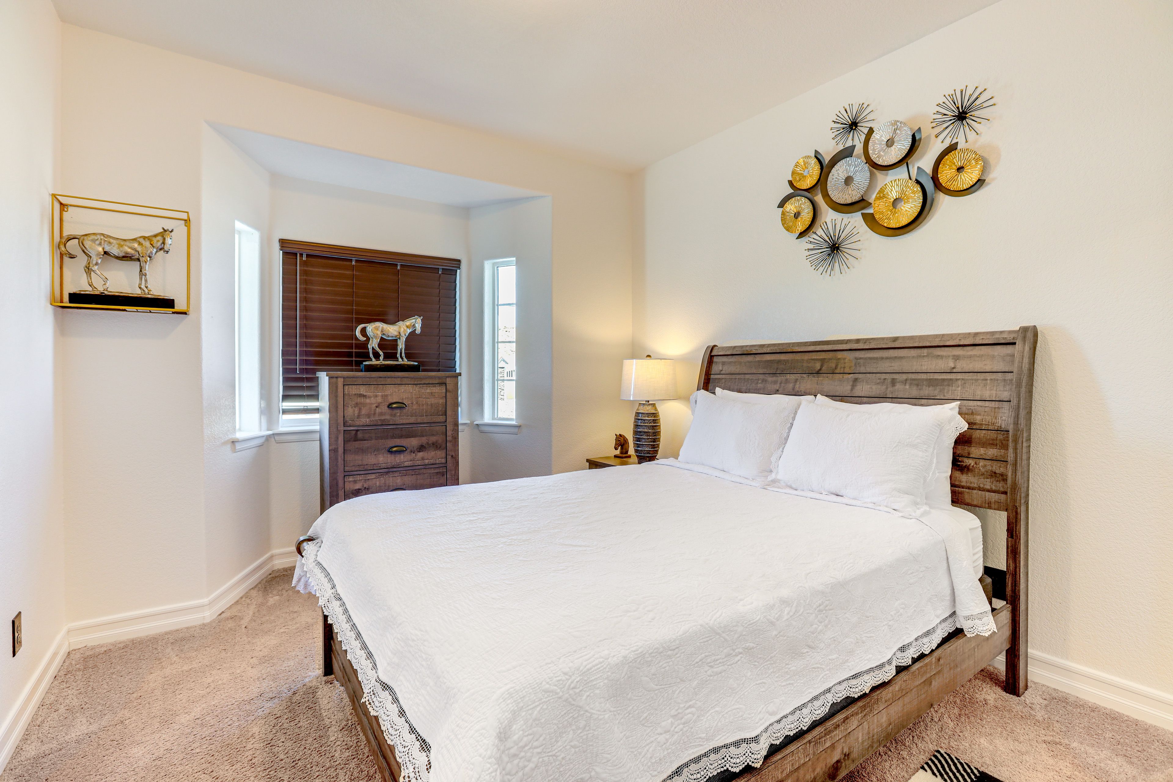 Bedroom 2 | Queen Bed