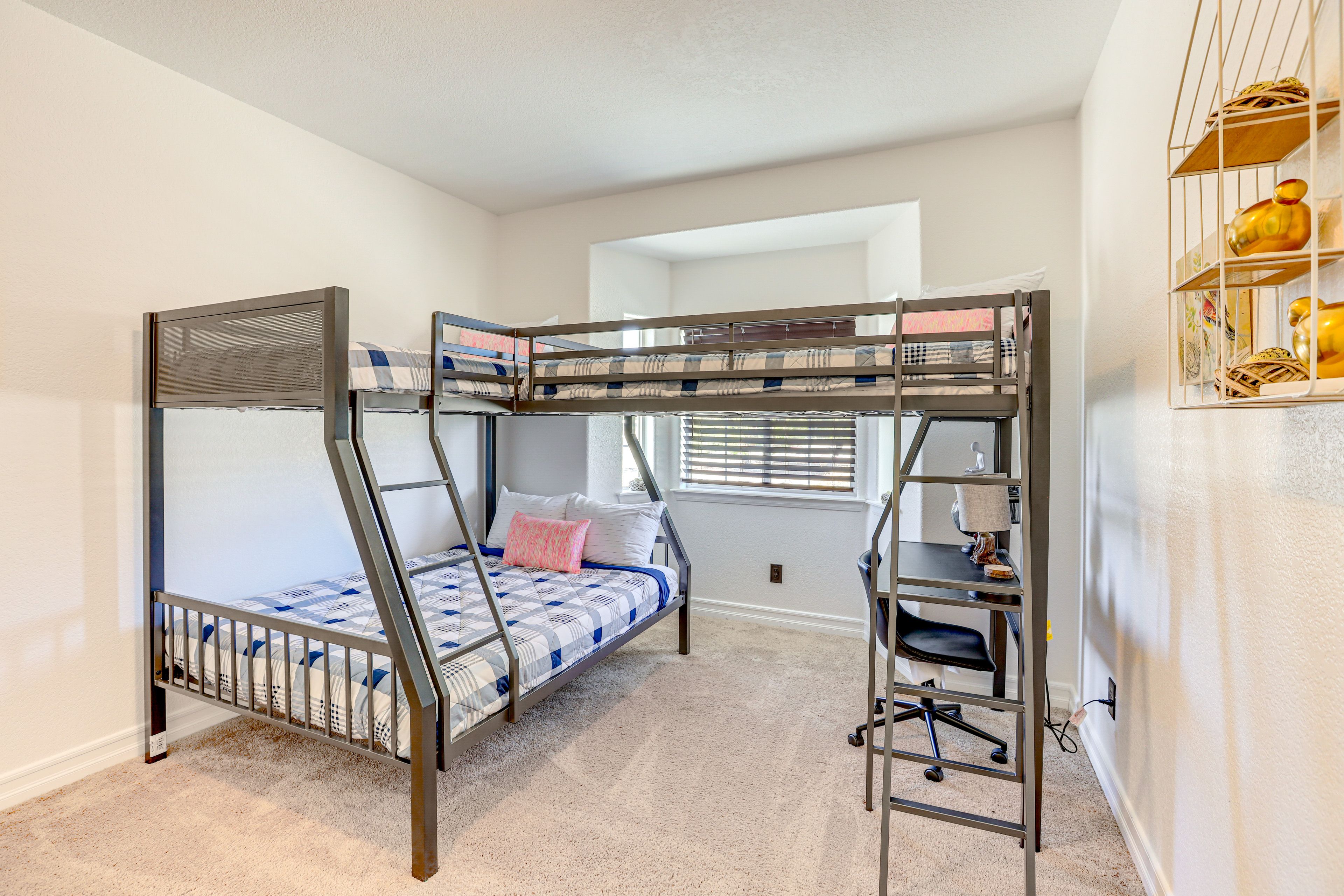 Bedroom 4 | Twin/Full Bunk Bed | Lofted Twin Bed | Desk Workspace