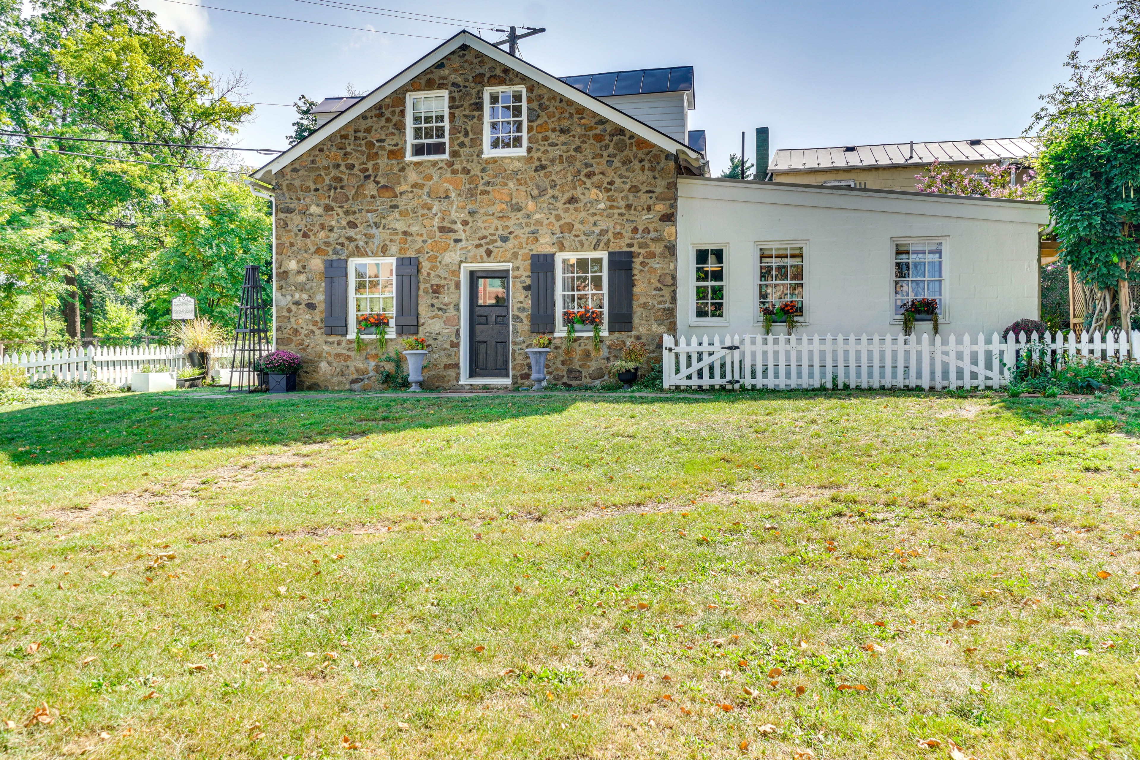 Leesburg Vacation Rental | 3BR | 1.5BA | Stairs Required | 1,570 Sq Ft