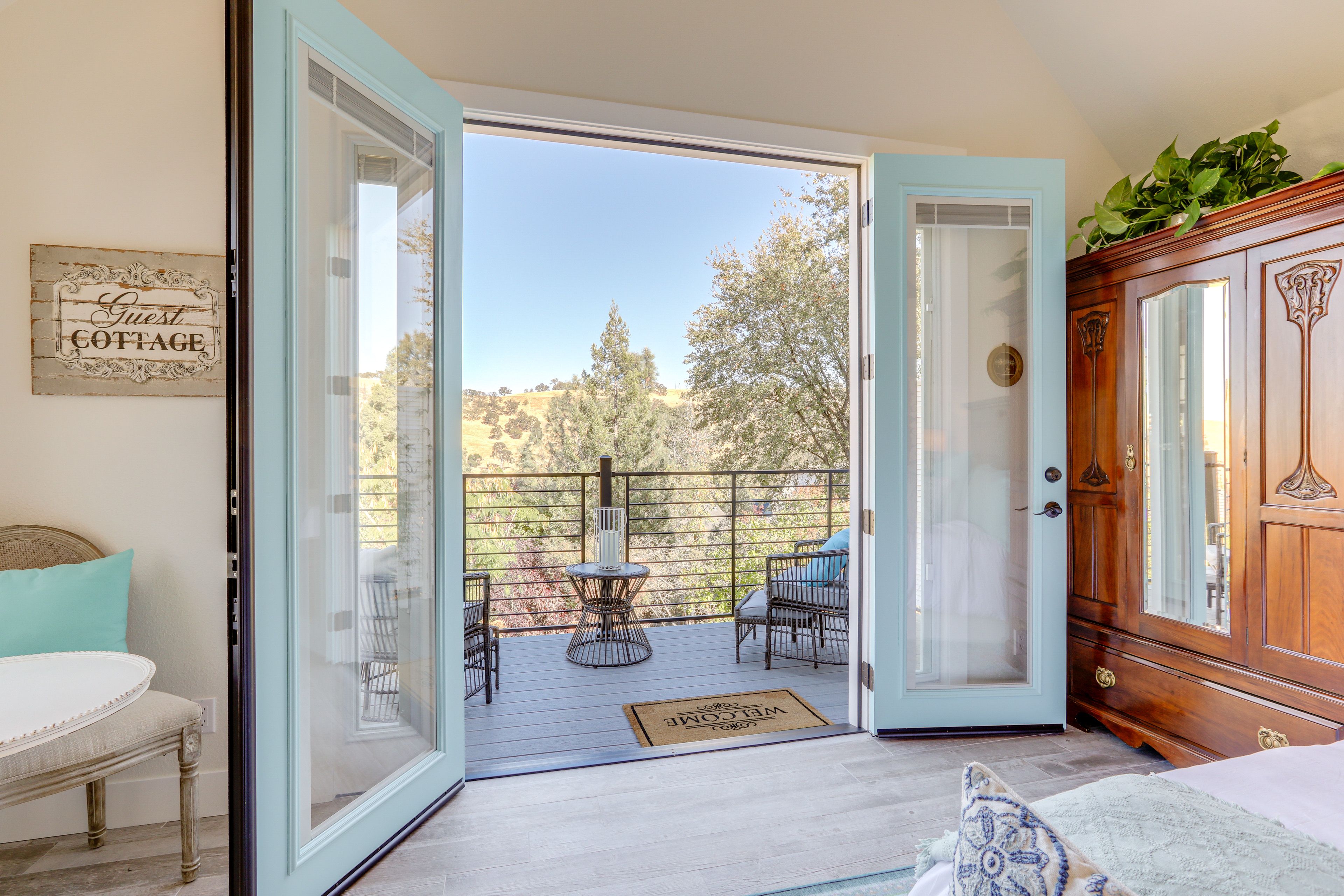 Private Patio | Landscape Views