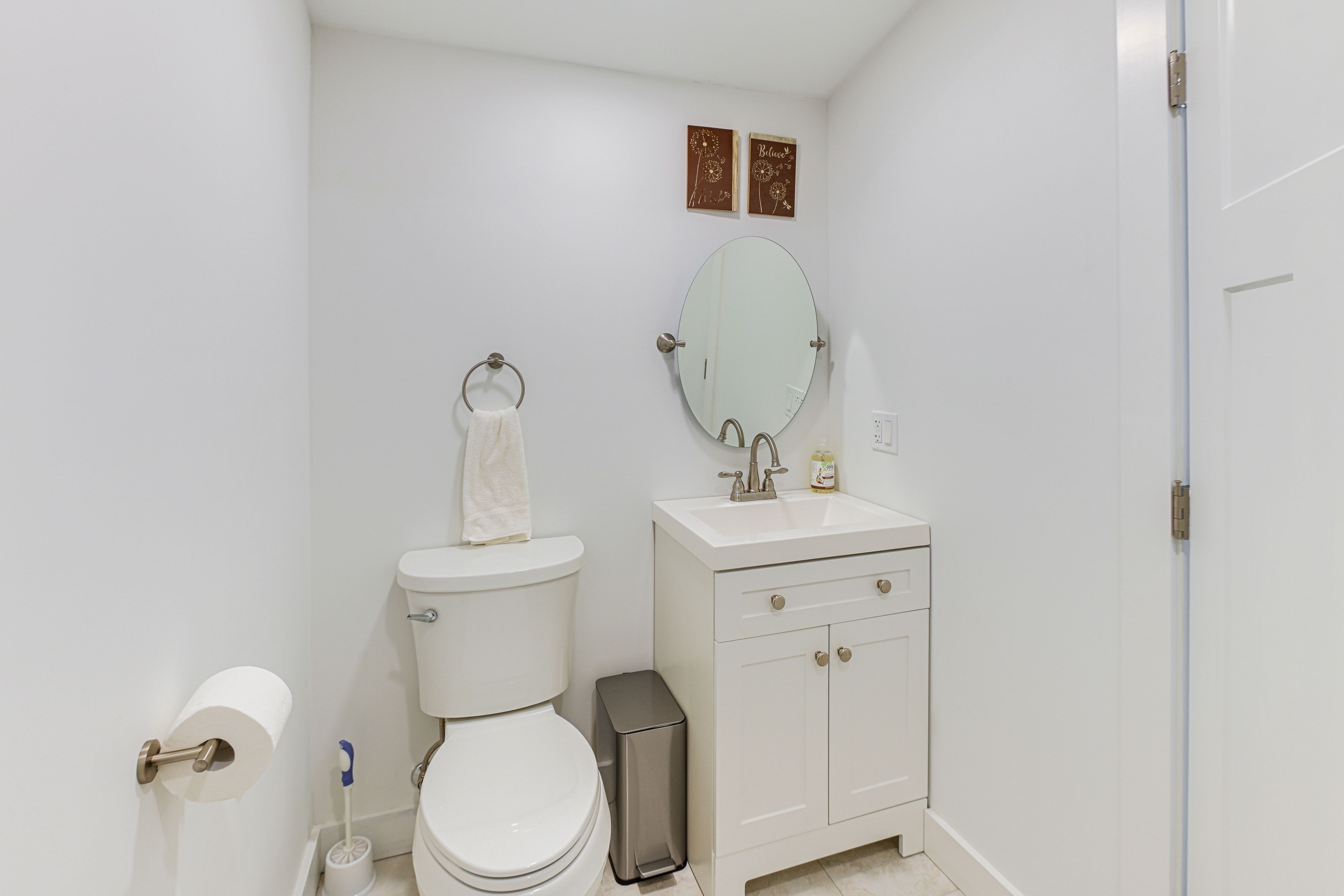 En-Suite Half Bathroom | Top Floor