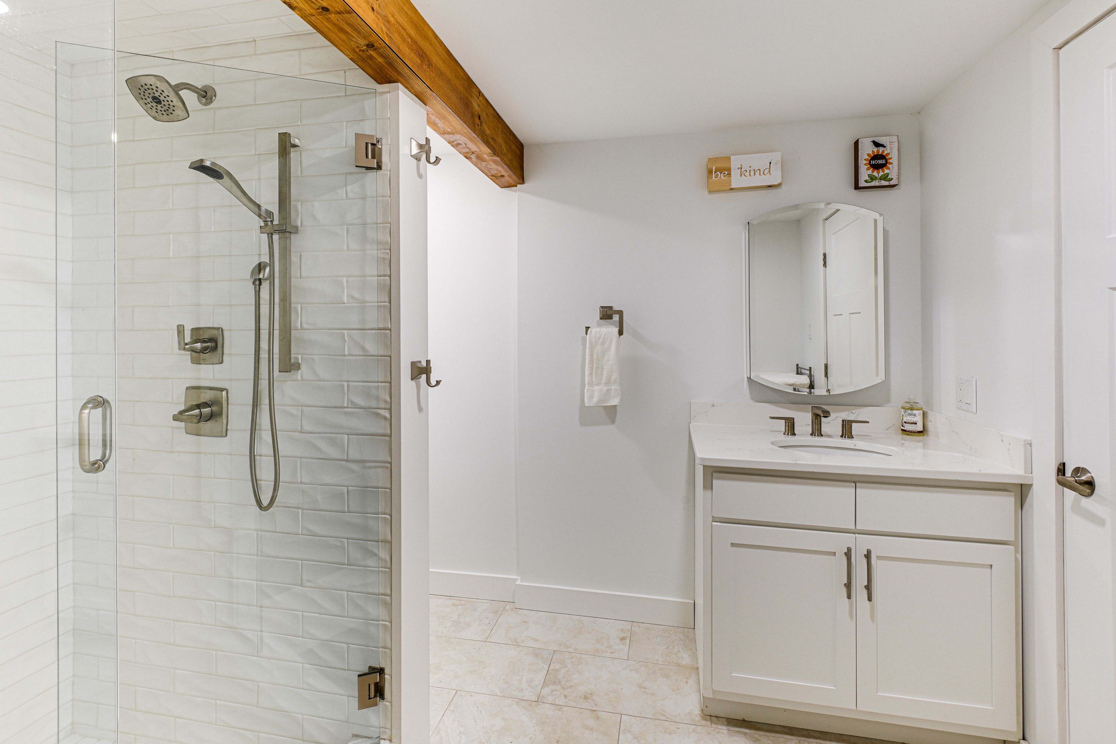 Full Bathroom | Complimentary Toiletries | Main Floor