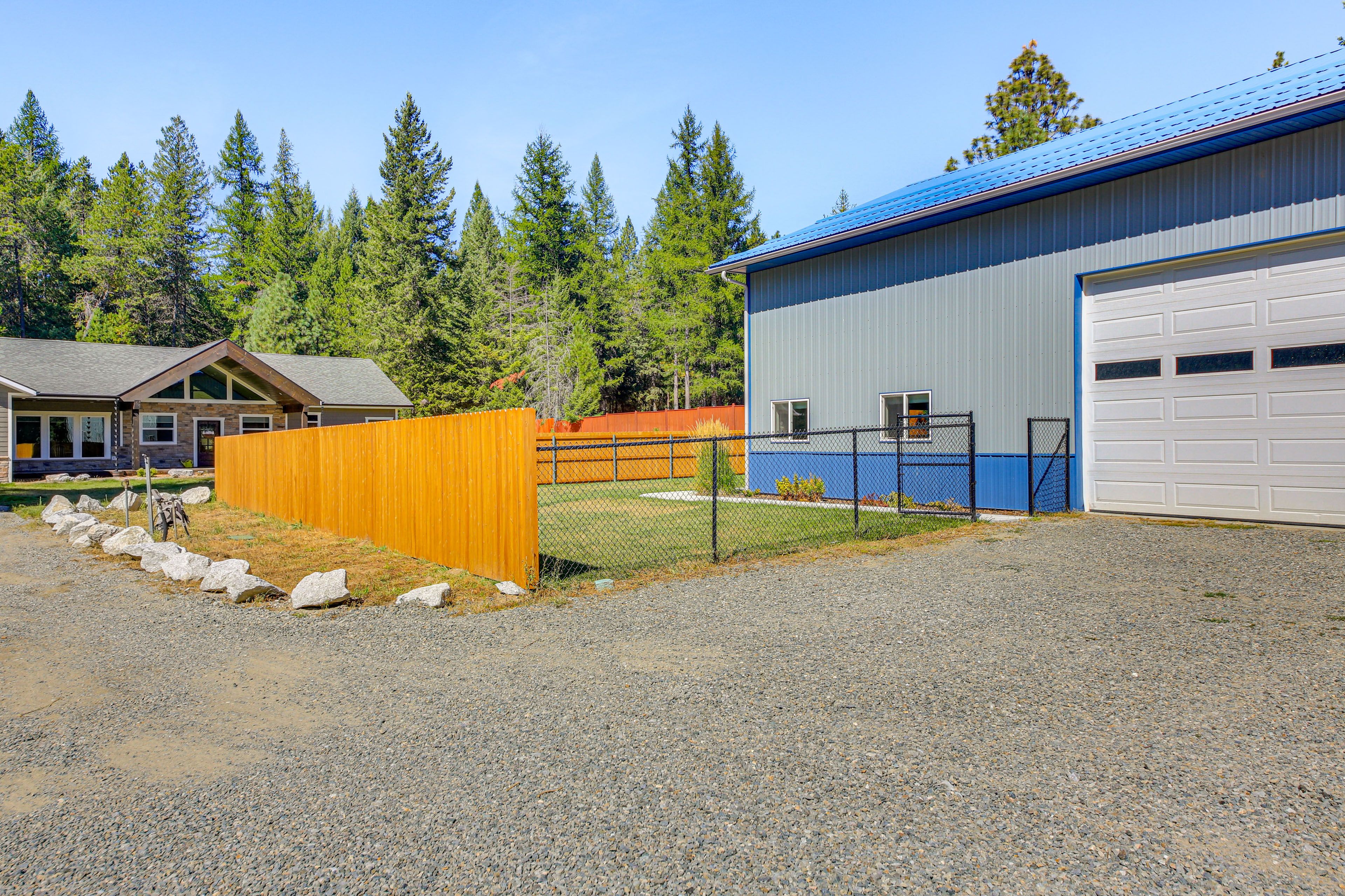Parking | Gravel Driveway (2 Vehicles)