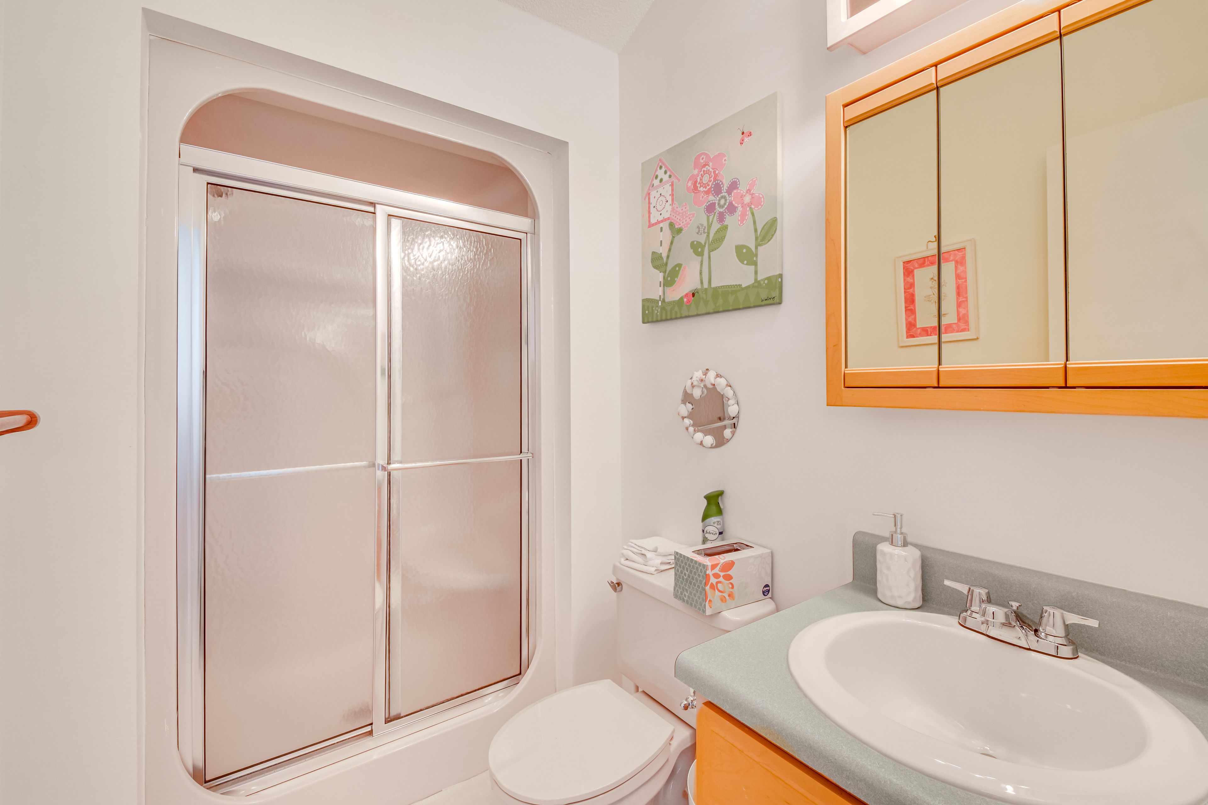En-Suite Bathroom | 1st Floor | Towels Provided