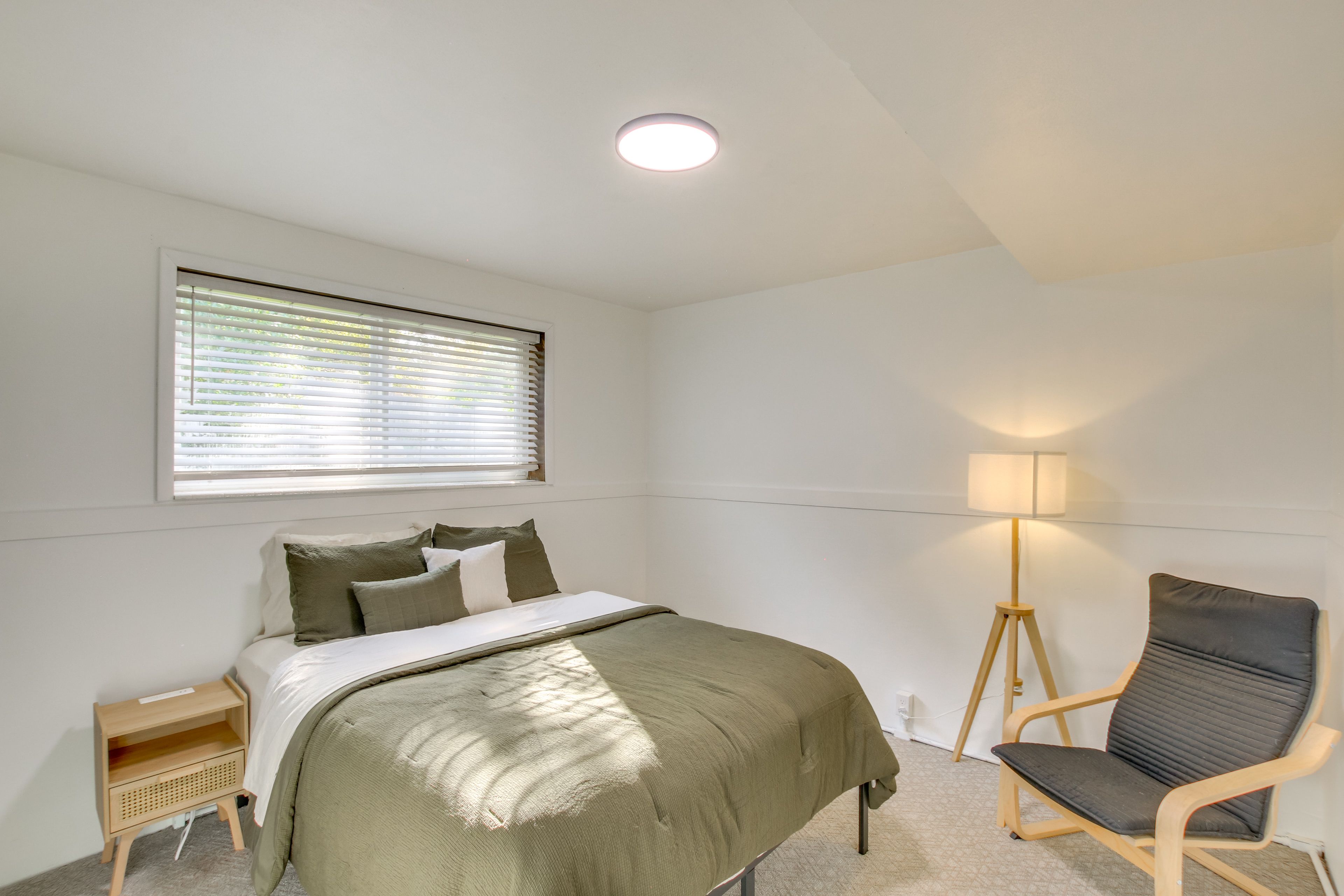 Bedroom 3 | Basement | Queen Bed