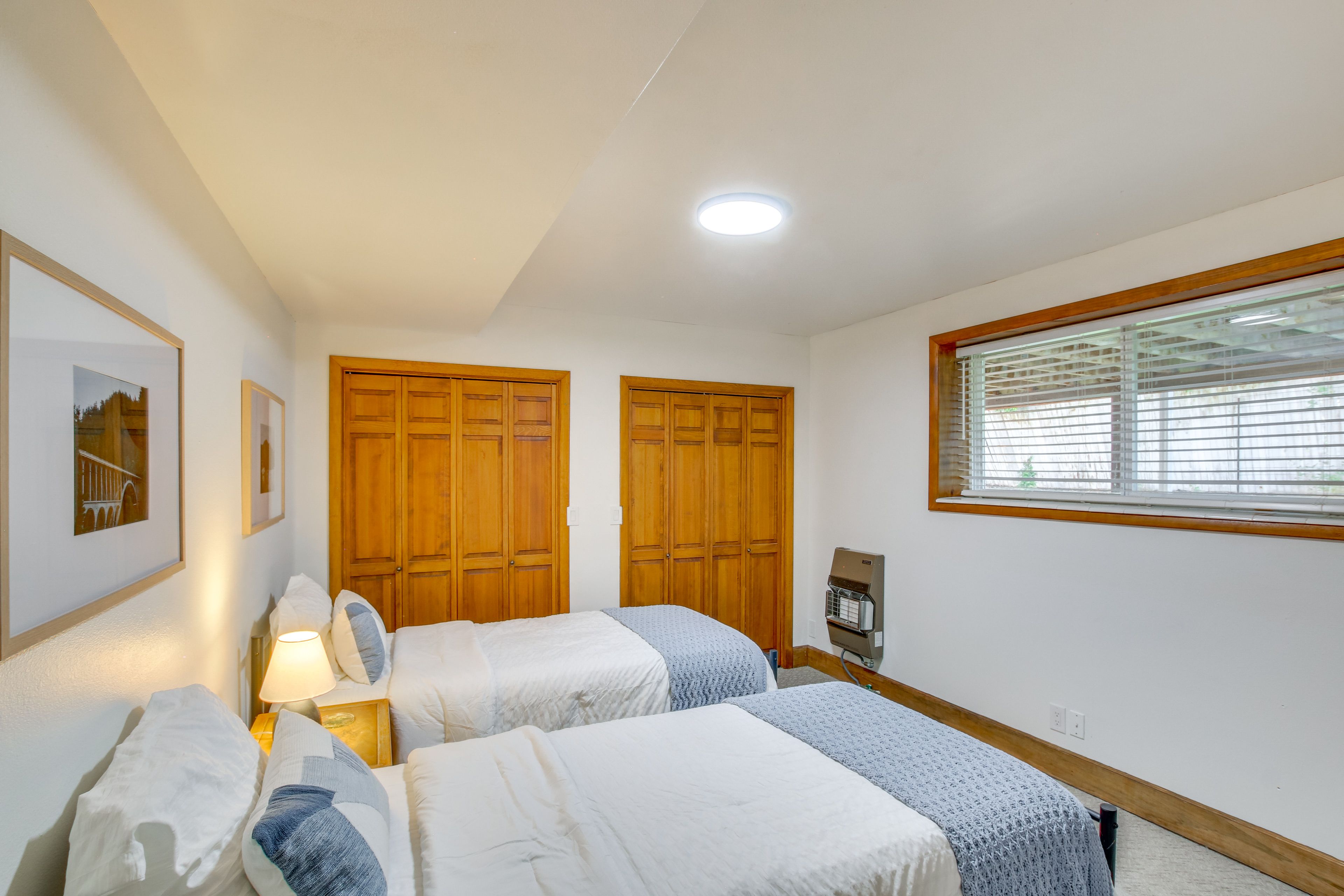Bedroom 4 | Basement | 2 Twin Beds