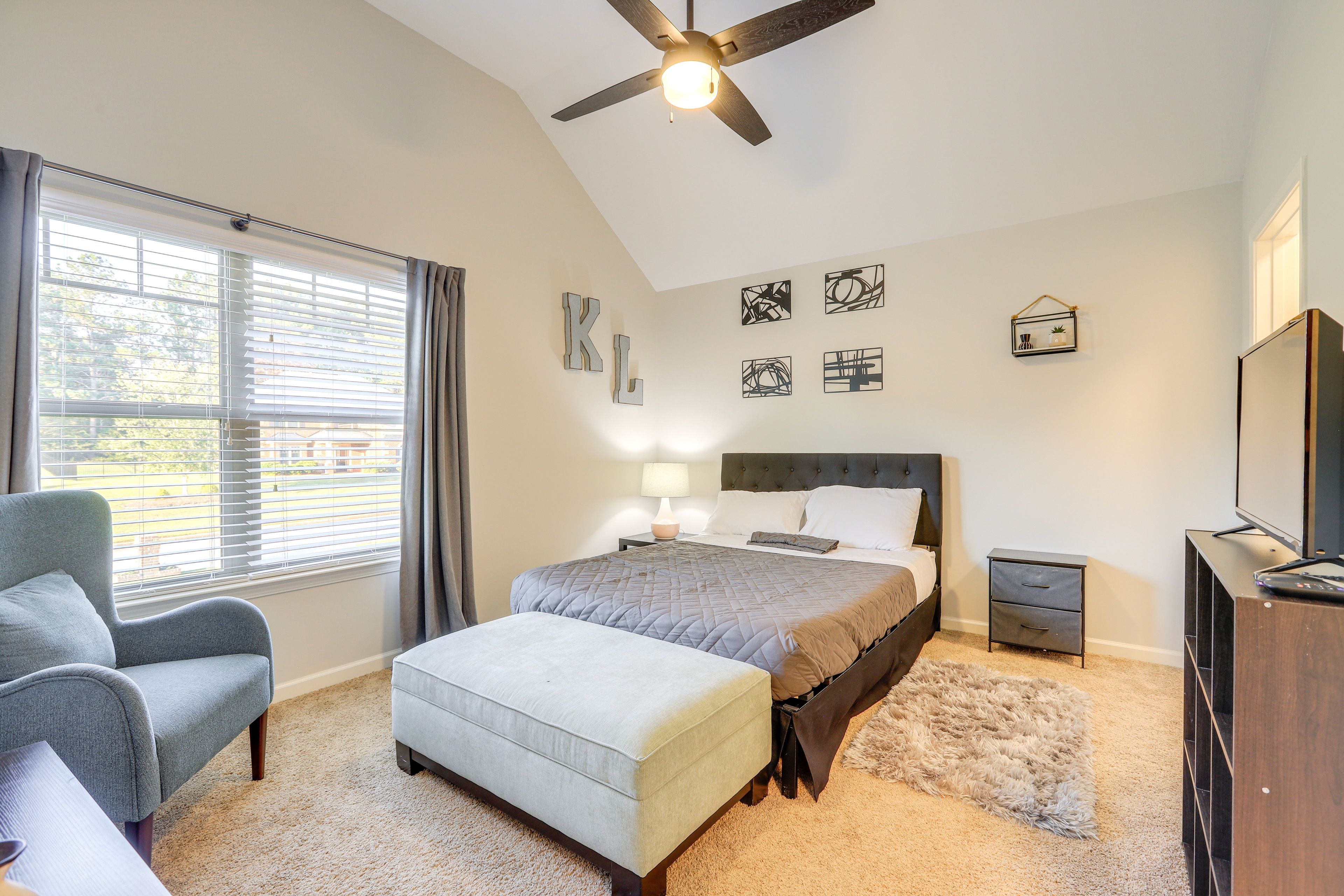 Bedroom 3 | 2nd Floor | Queen Bed | Smart TV