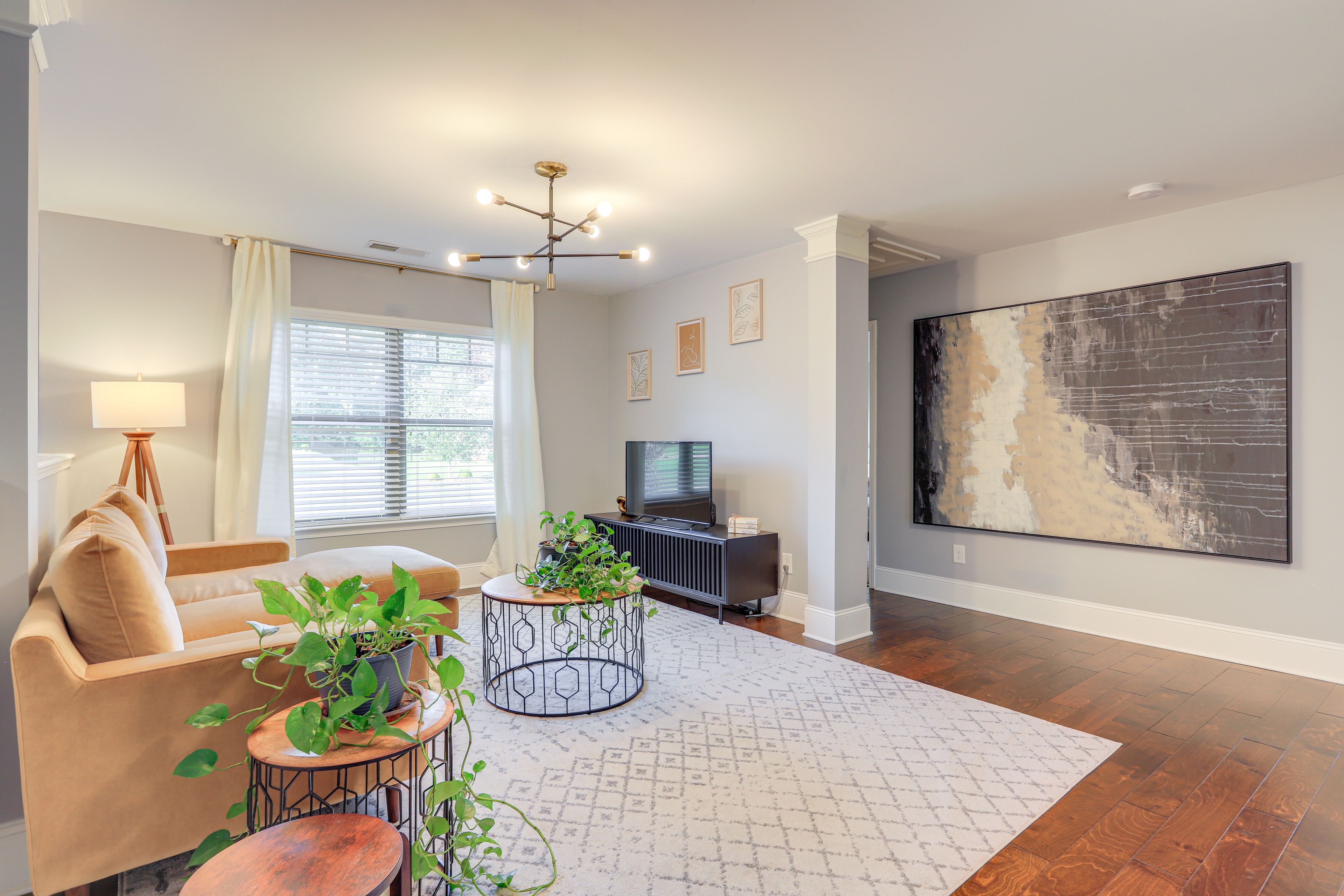 Den | 2nd Floor | Smart TV