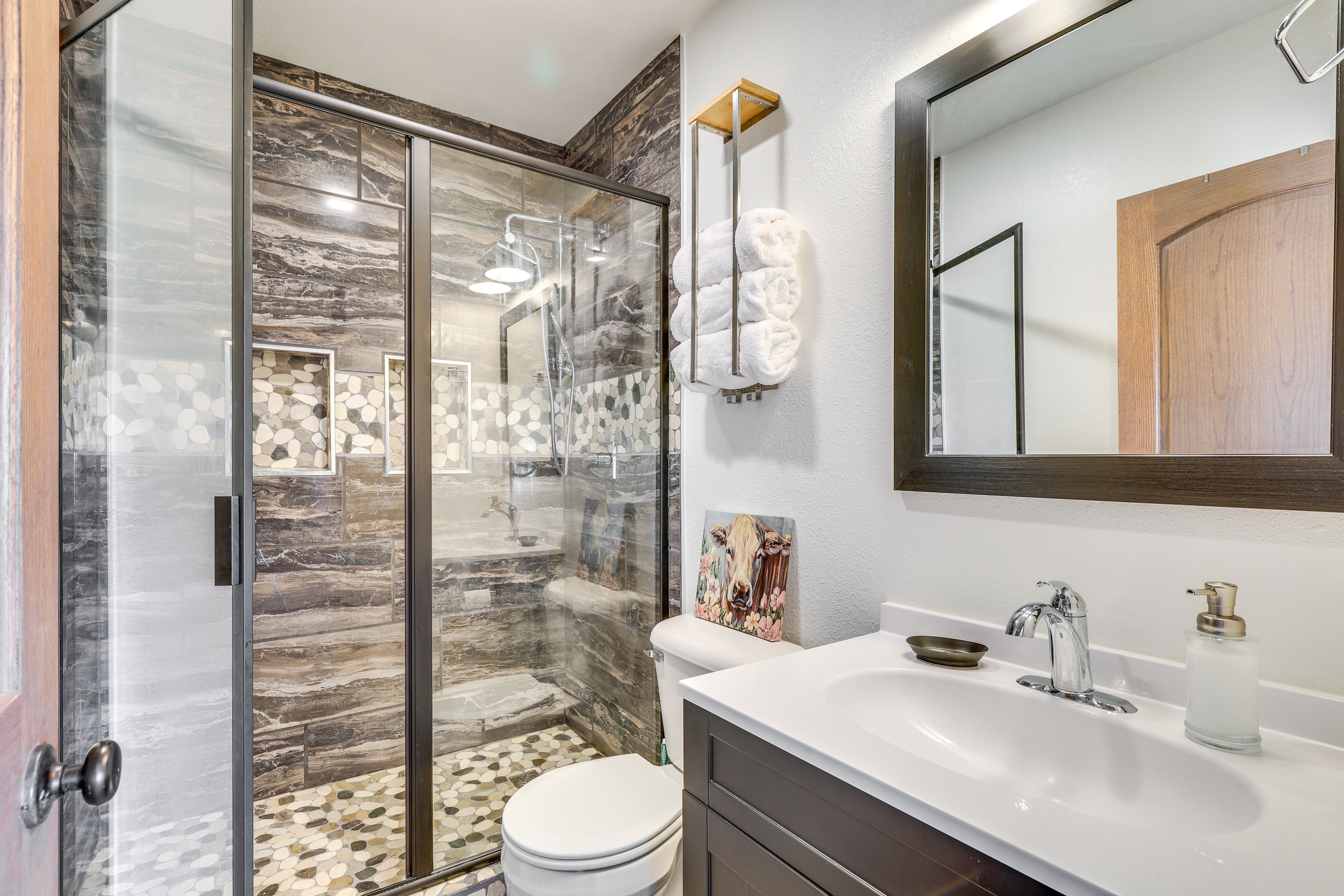 Full Bathroom | Complimentary Toiletries