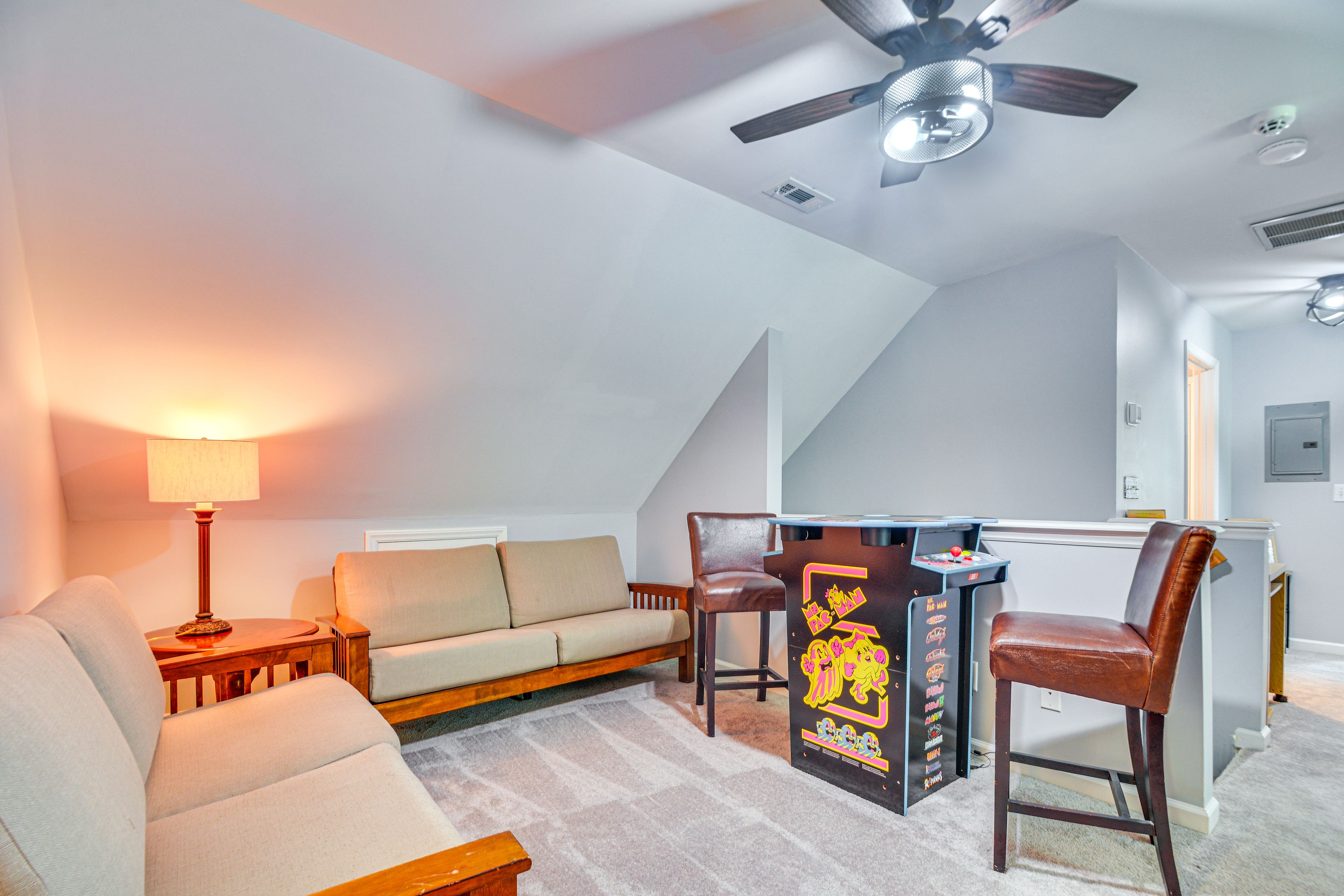Game Room | 2nd Floor | Futon | Arcade Game | Nintendo Console