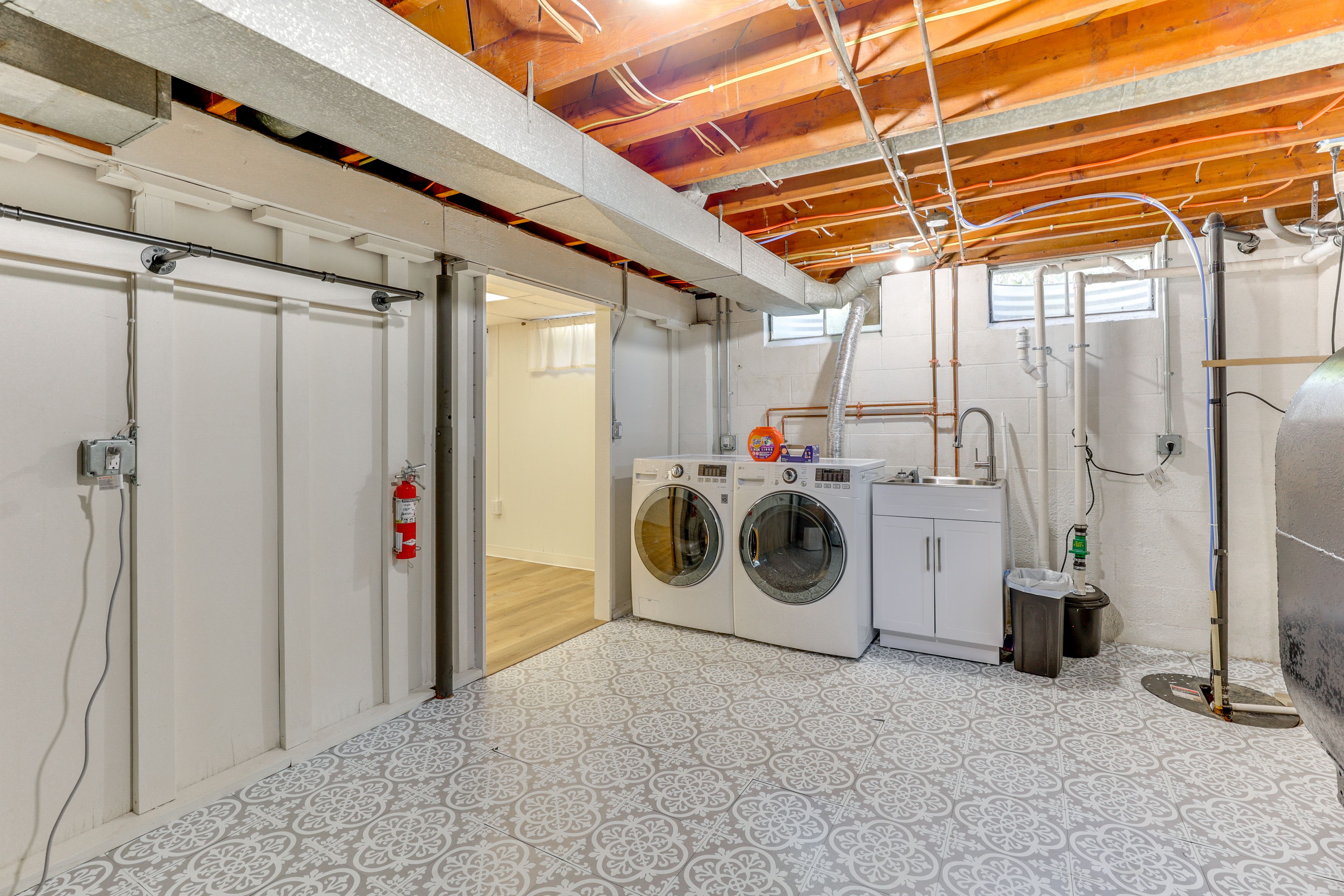 Laundry Room | Basement Floor