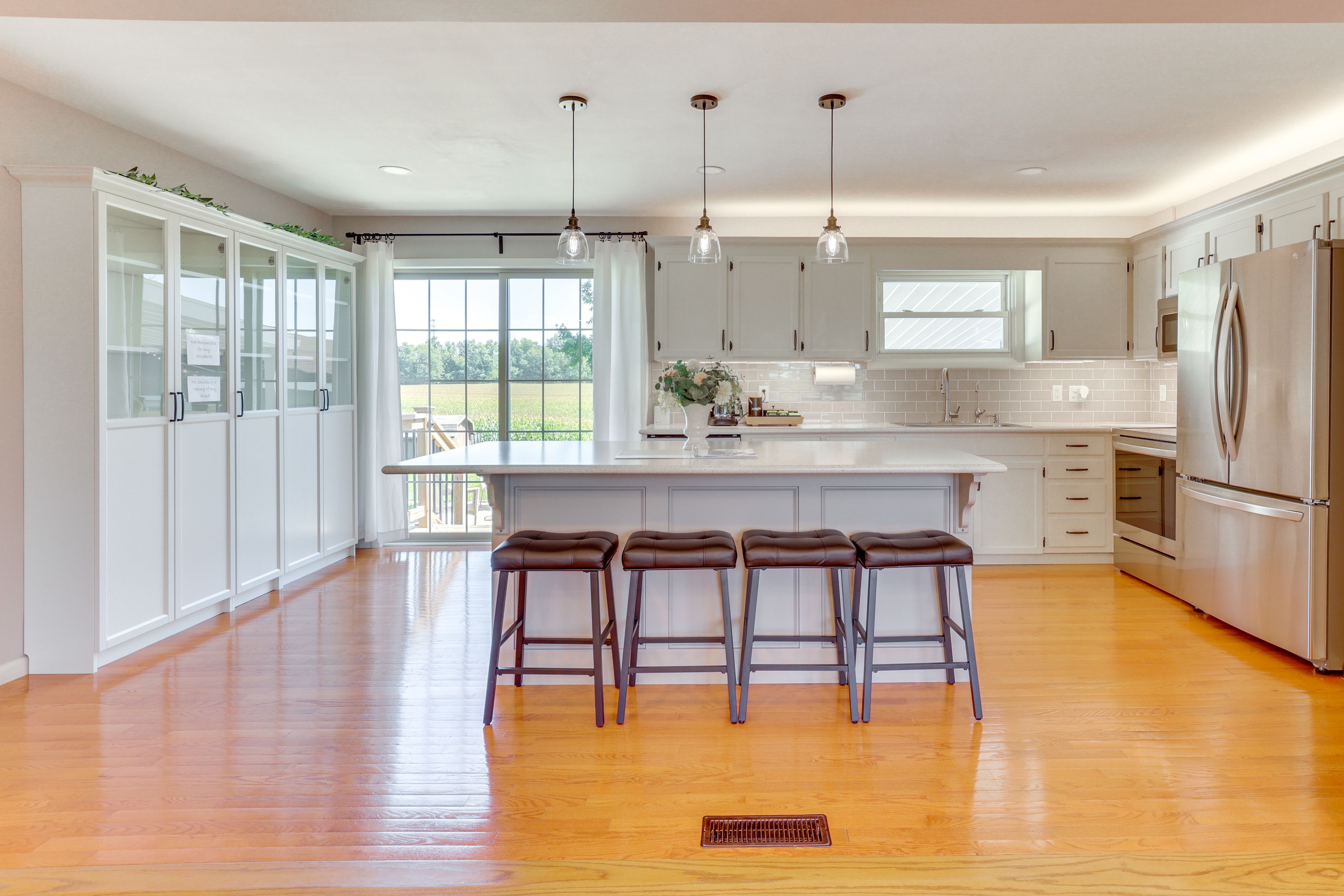 Kitchen | Trash Bags/Paper Towels | Main Floor