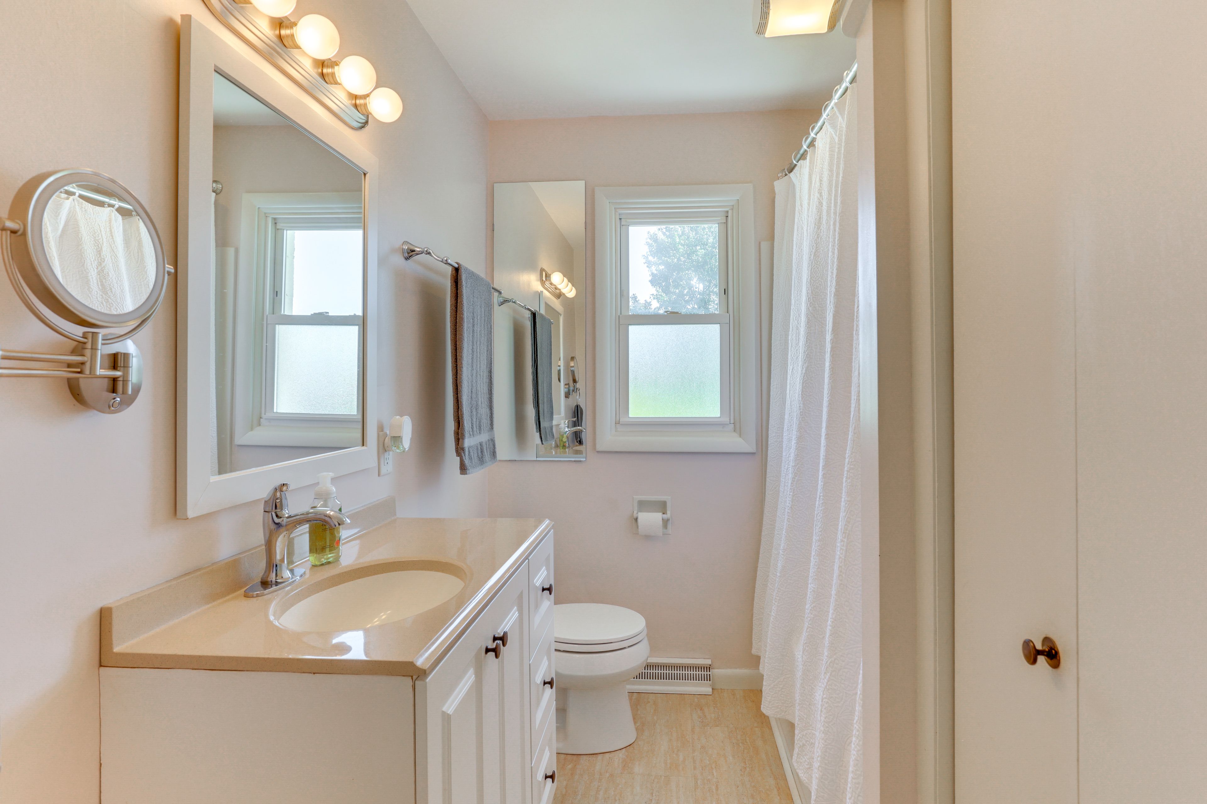Bathroom | Complimentary Toiletries | Towels Provided | Main Floor