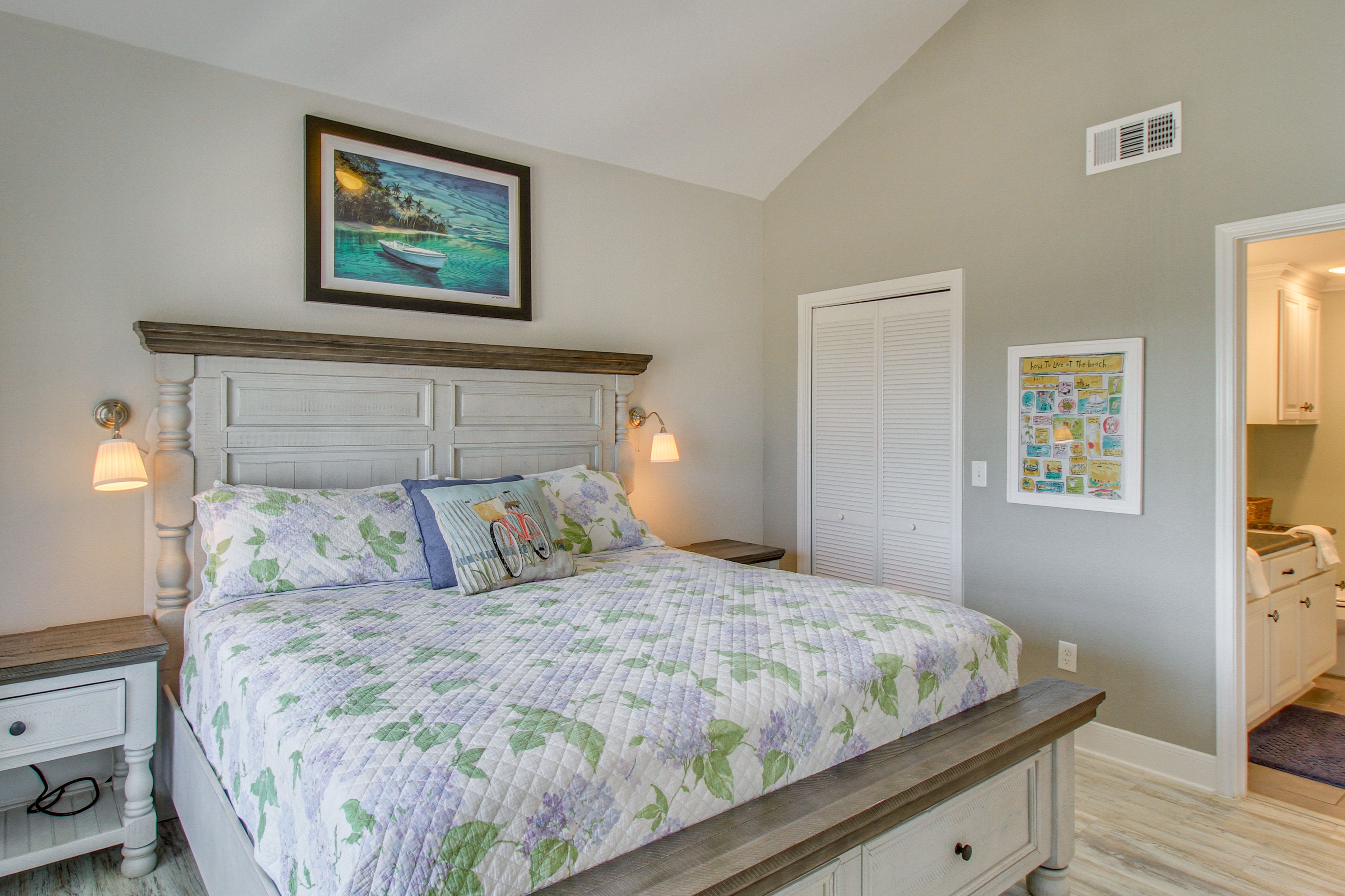 Bedroom 1 | King Bed