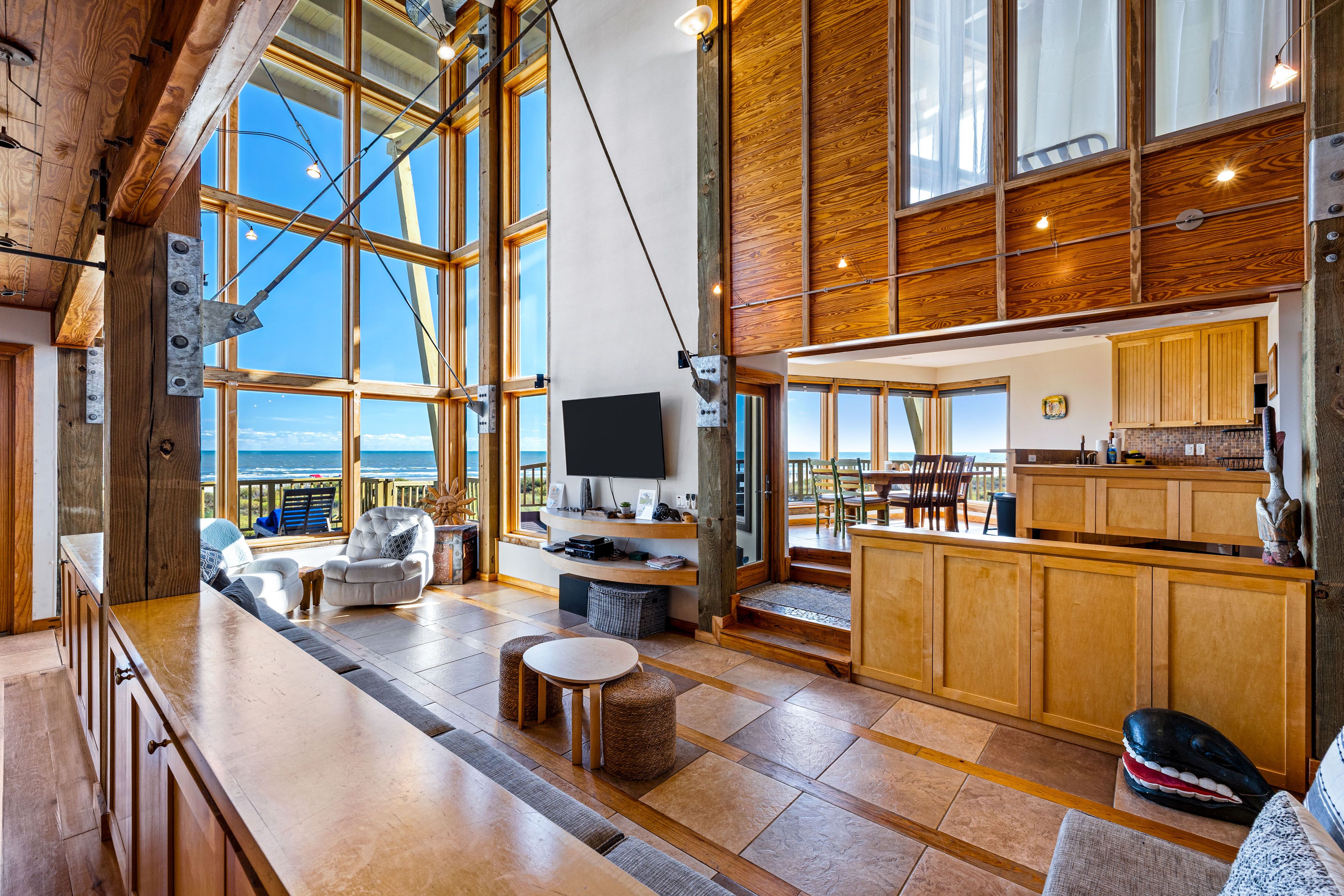 Living Room | 1st Floor | Smart TV | Free WiFi | Central A/C & Heating