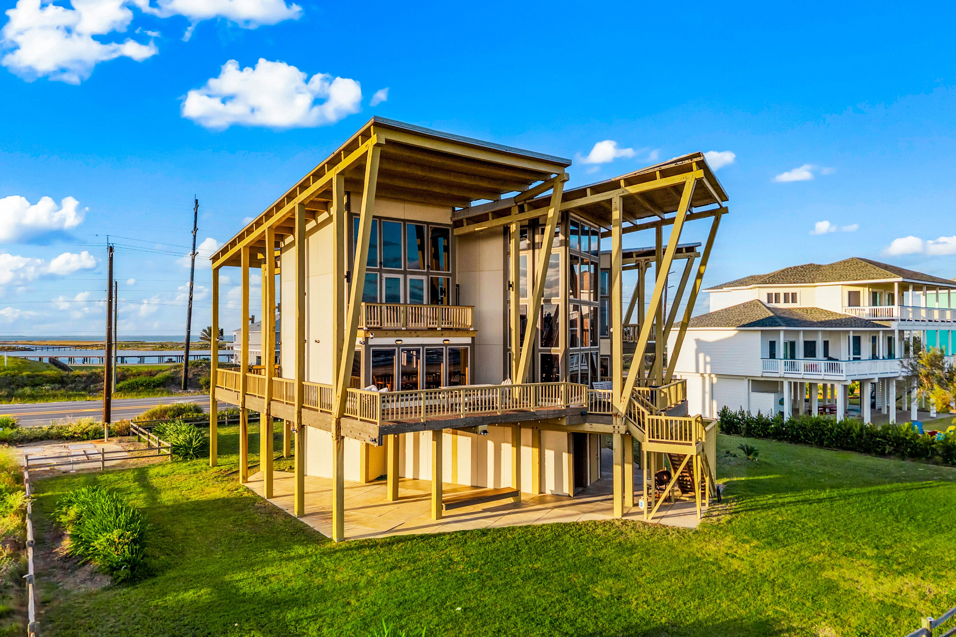 Property Exterior | Garage (1 Vehicle) | Driveway (4 Vehicles)