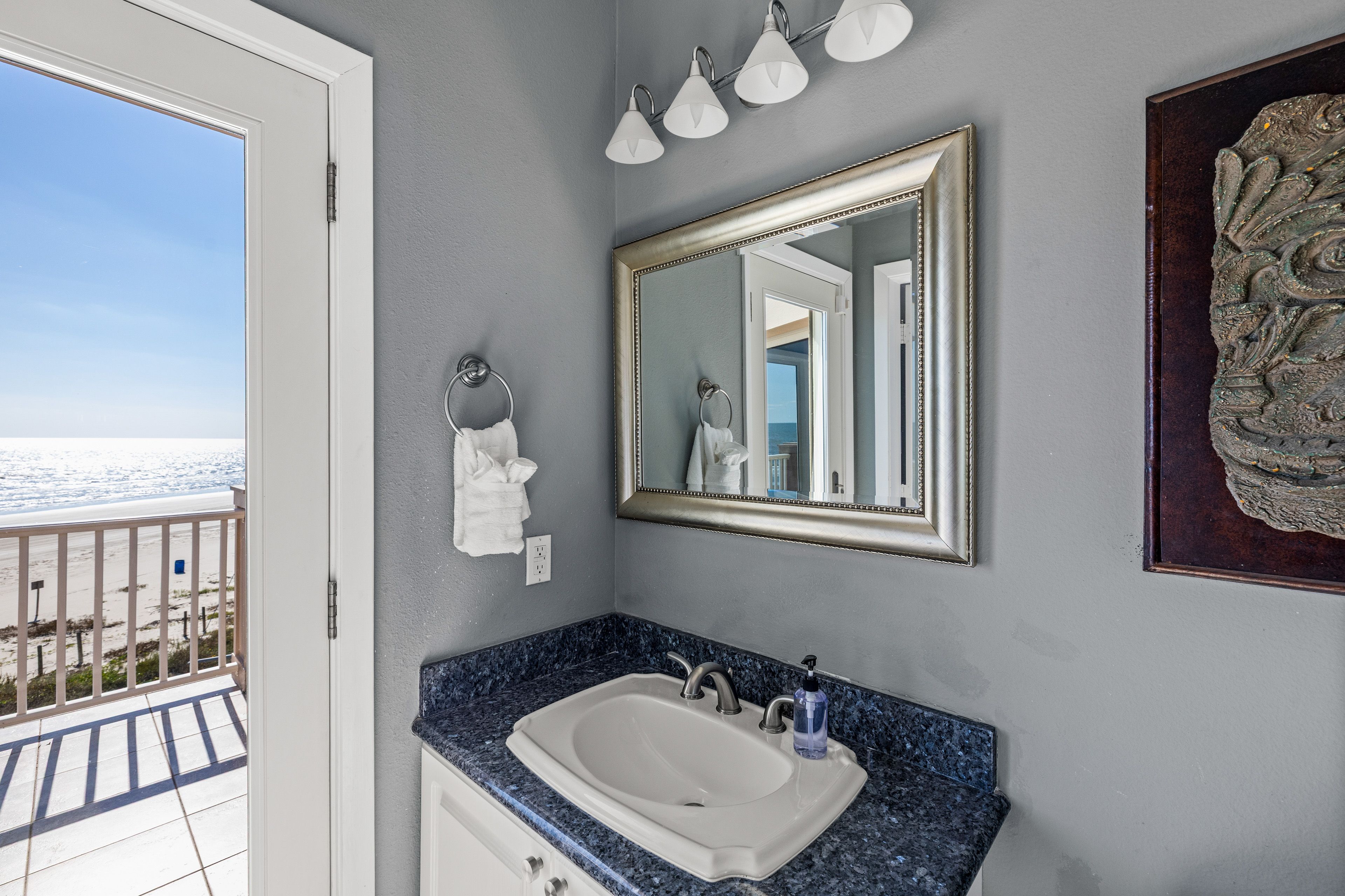 Bathroom | 2nd Floor