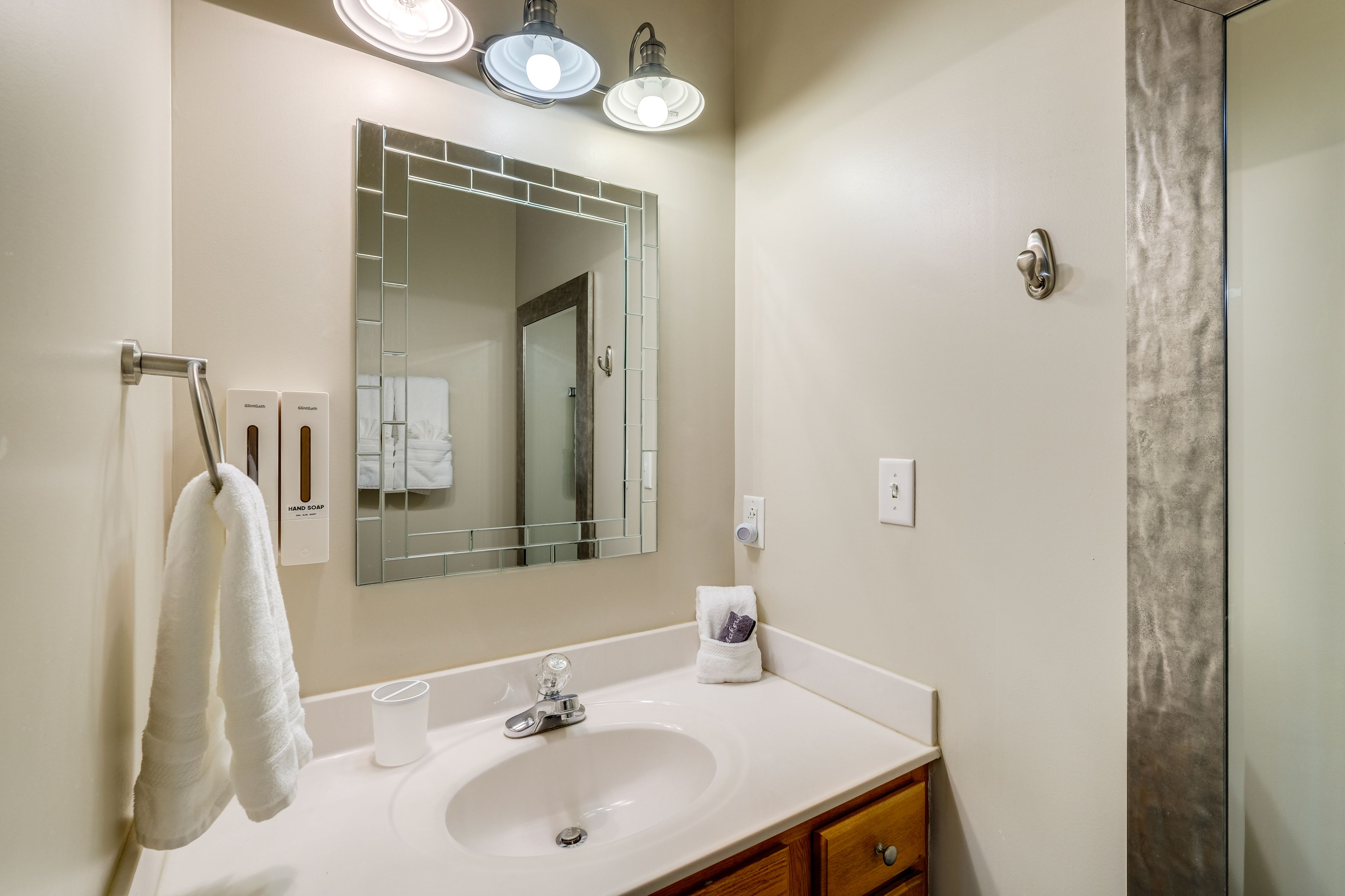 Full Bathroom