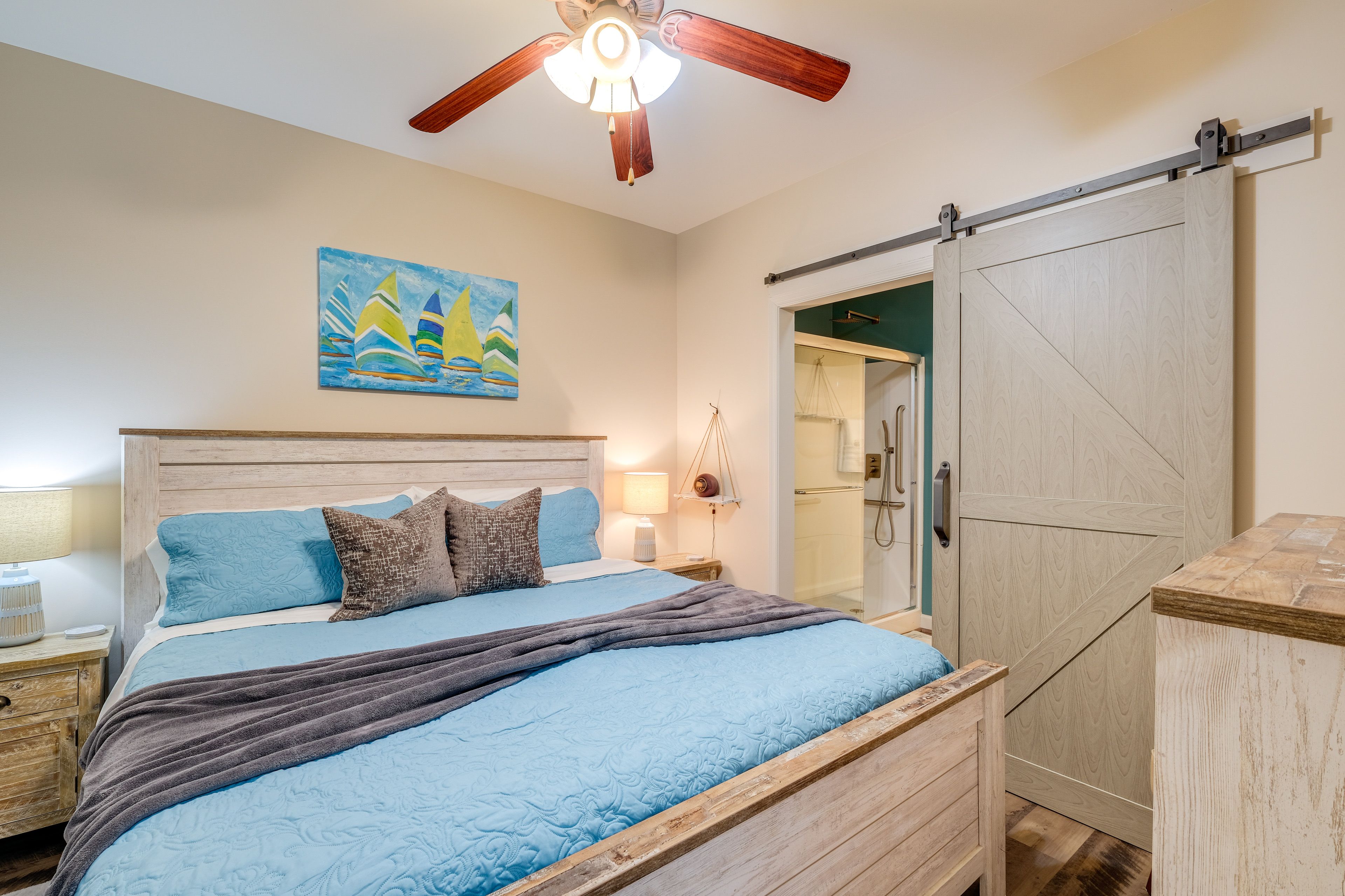 Bedroom 2 | King Bed | Smart TV w/ Cable