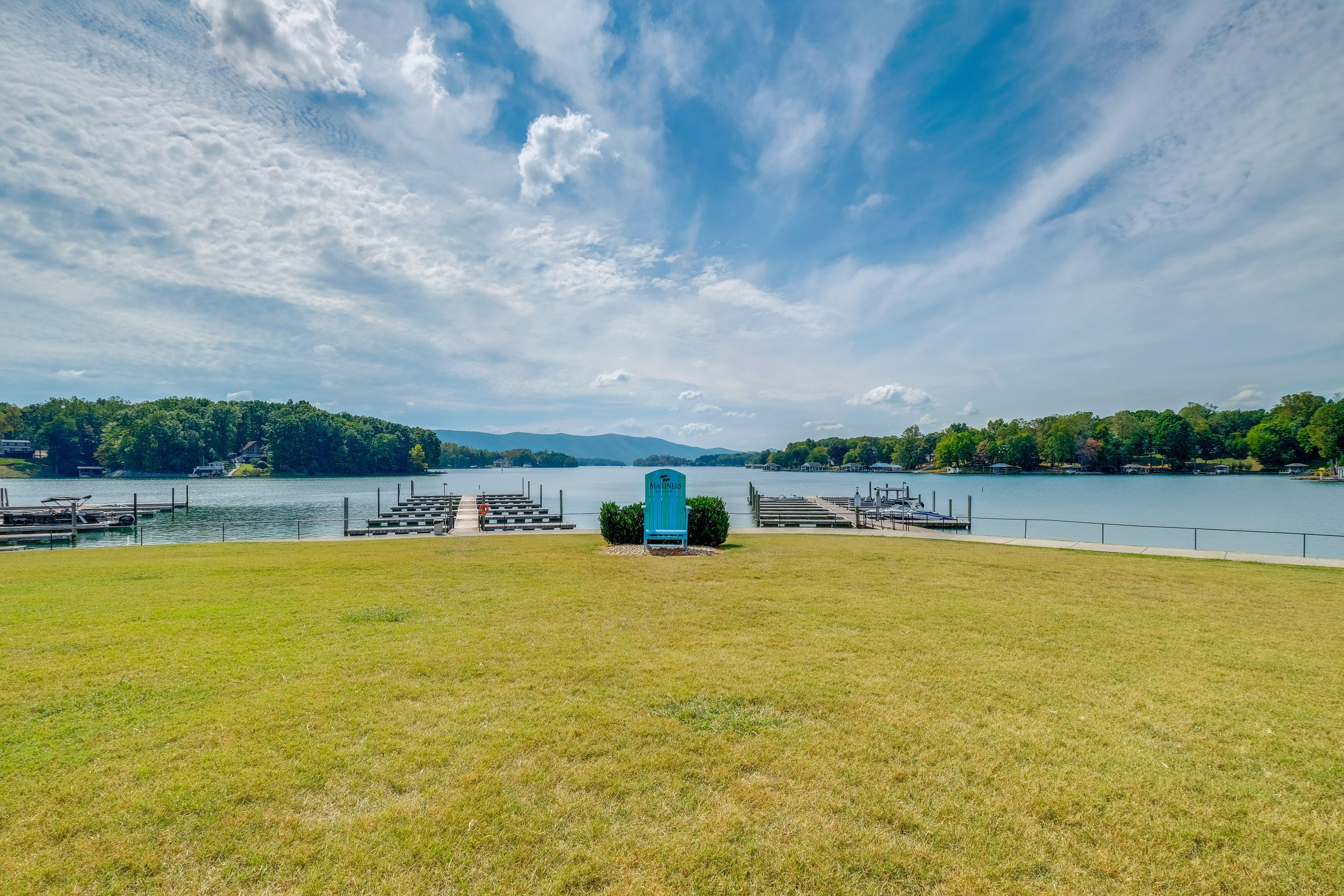 Community Amenities | Lake Access | Swim Beach
