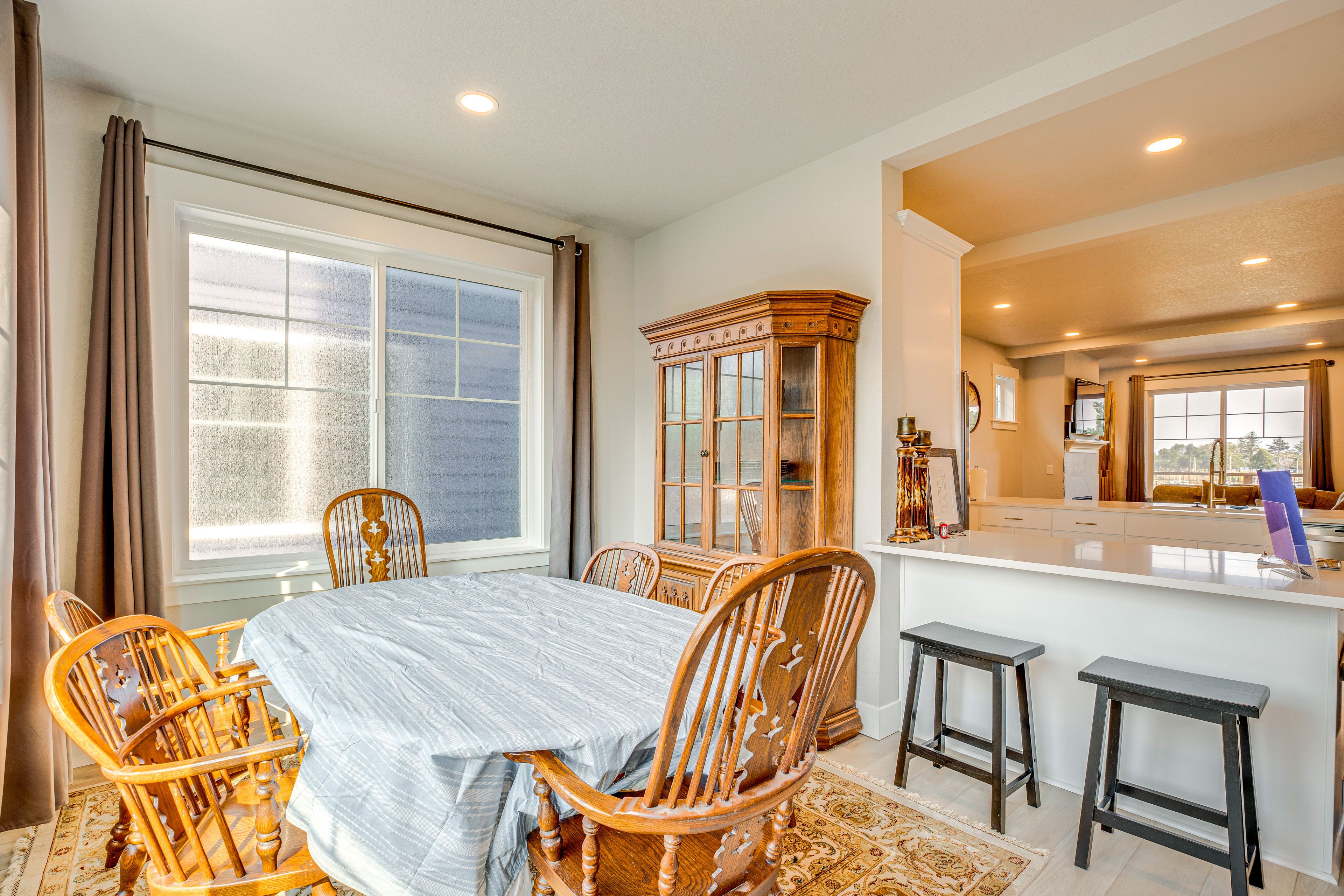 Dining Area | Dishware & Flatware | 2nd Floor