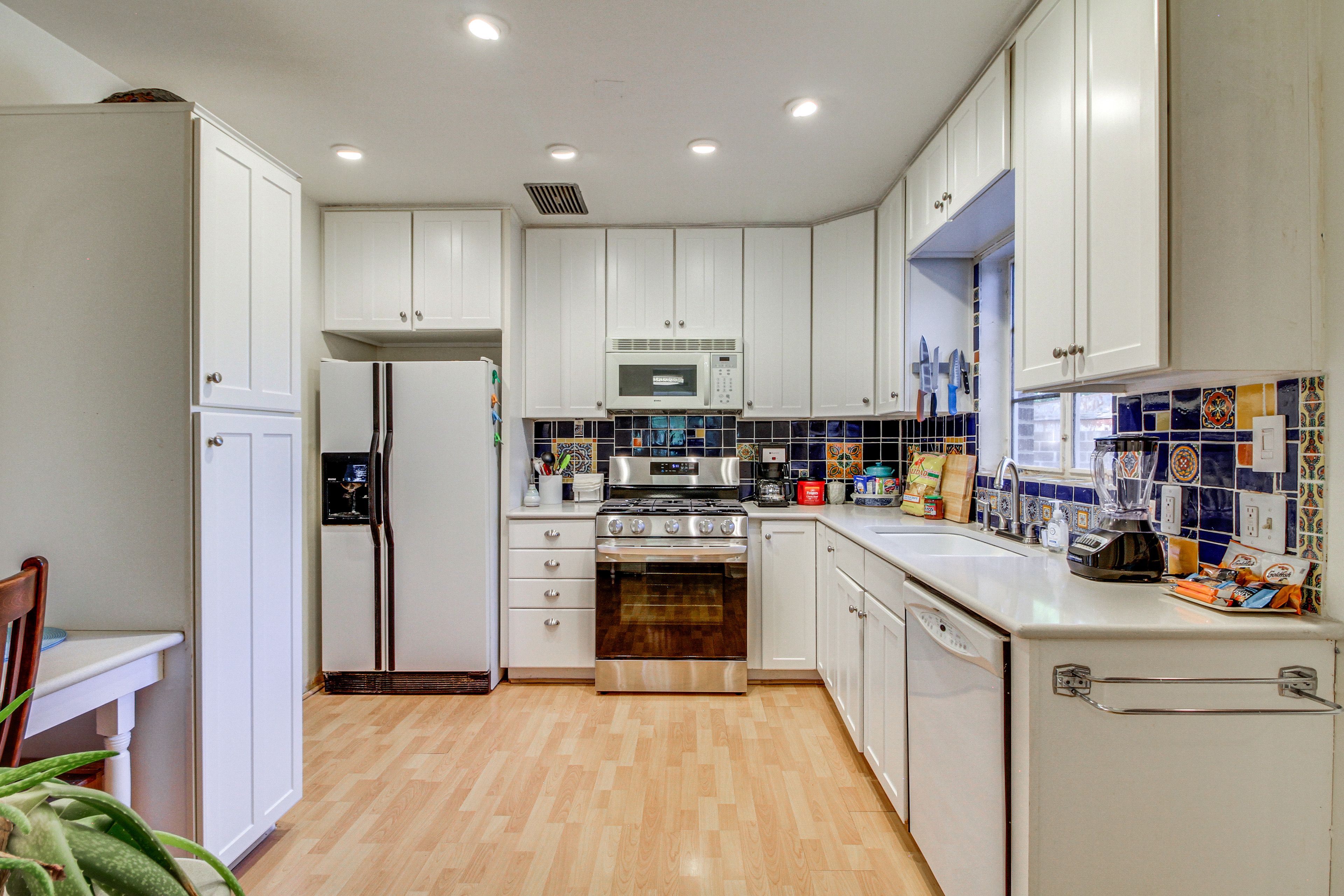 Kitchen | Toaster | Trash Bags & Paper Towels | Desk