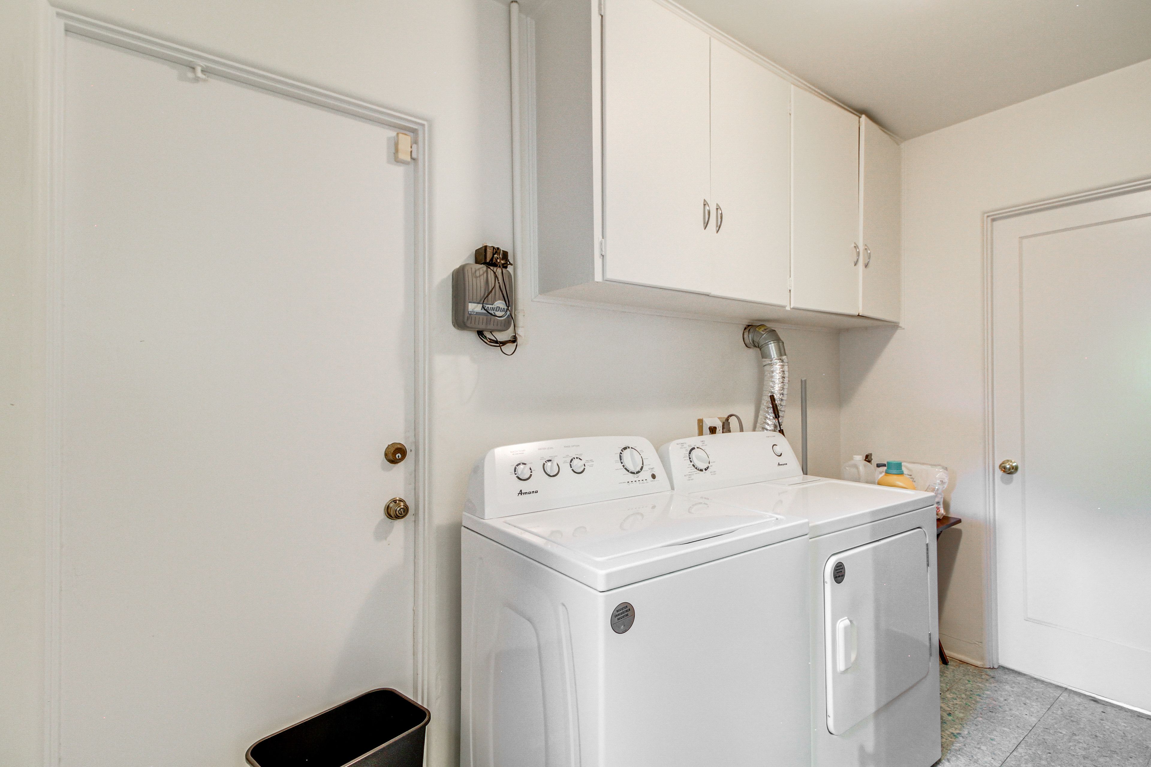 Washer & Dryer | Detergent Provided