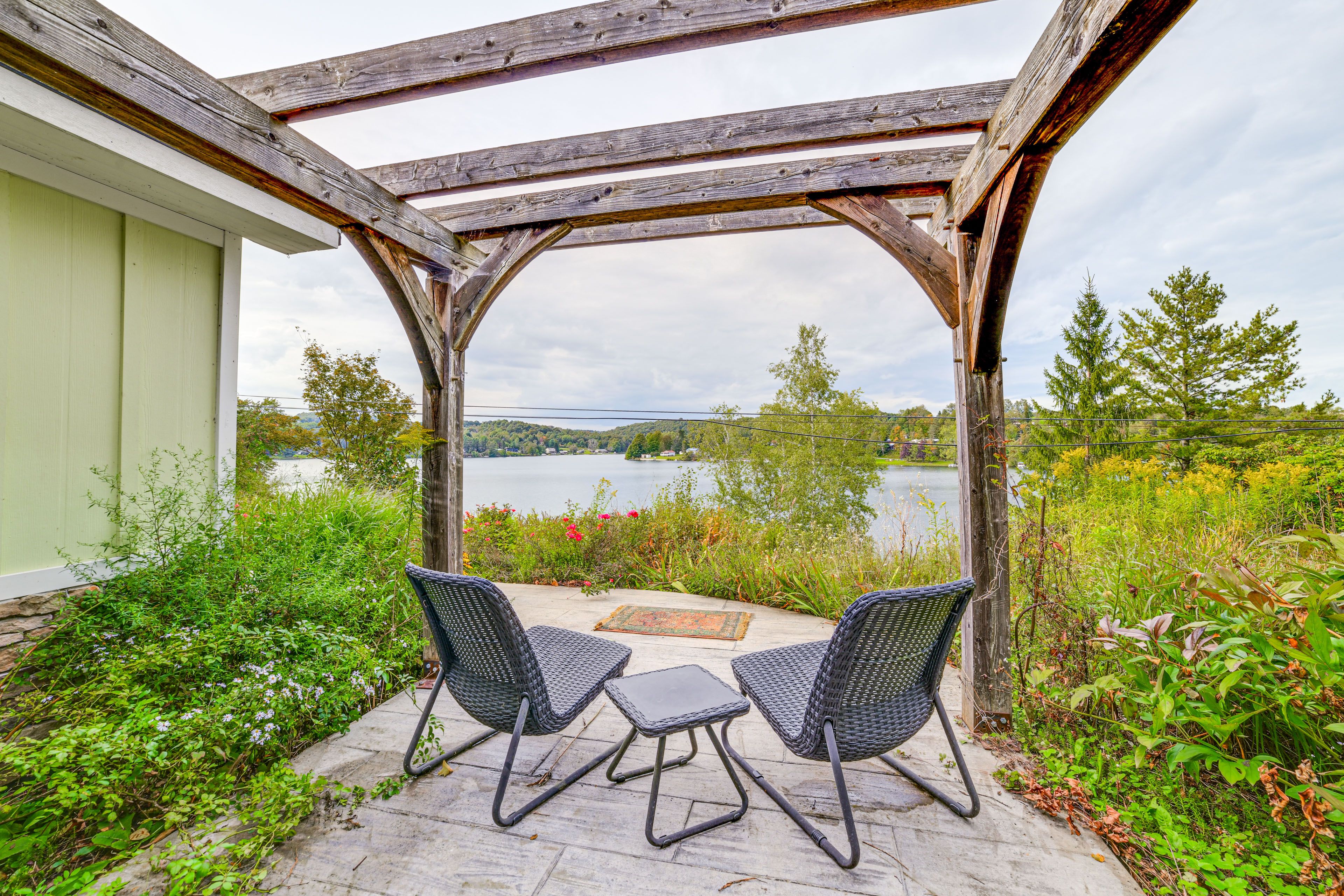Hamilton Vacation Rental | 3BR | 2BA | 1,992 Sq Ft | 2 Steps to Enter