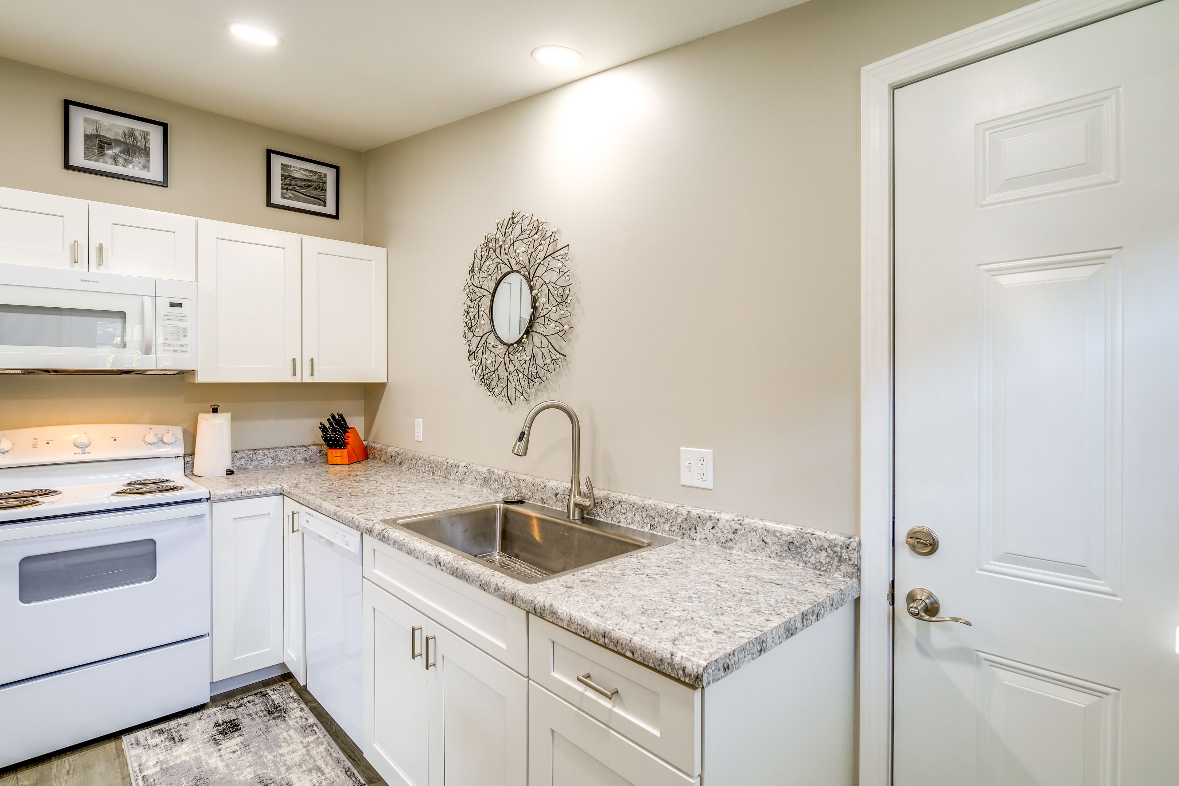 Kitchen | Single-Story House | Cooking Basics