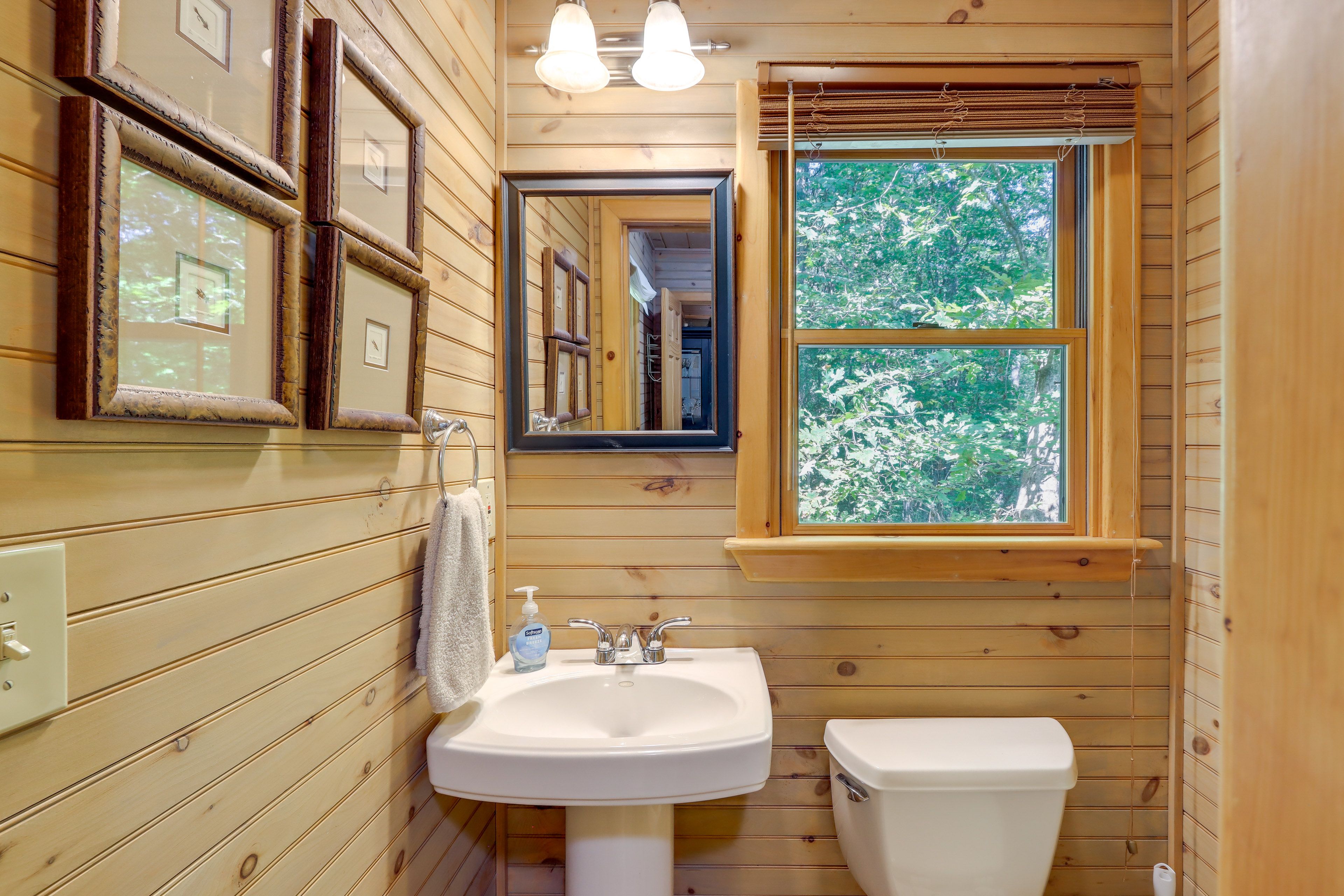 Half Bathroom | Main Level