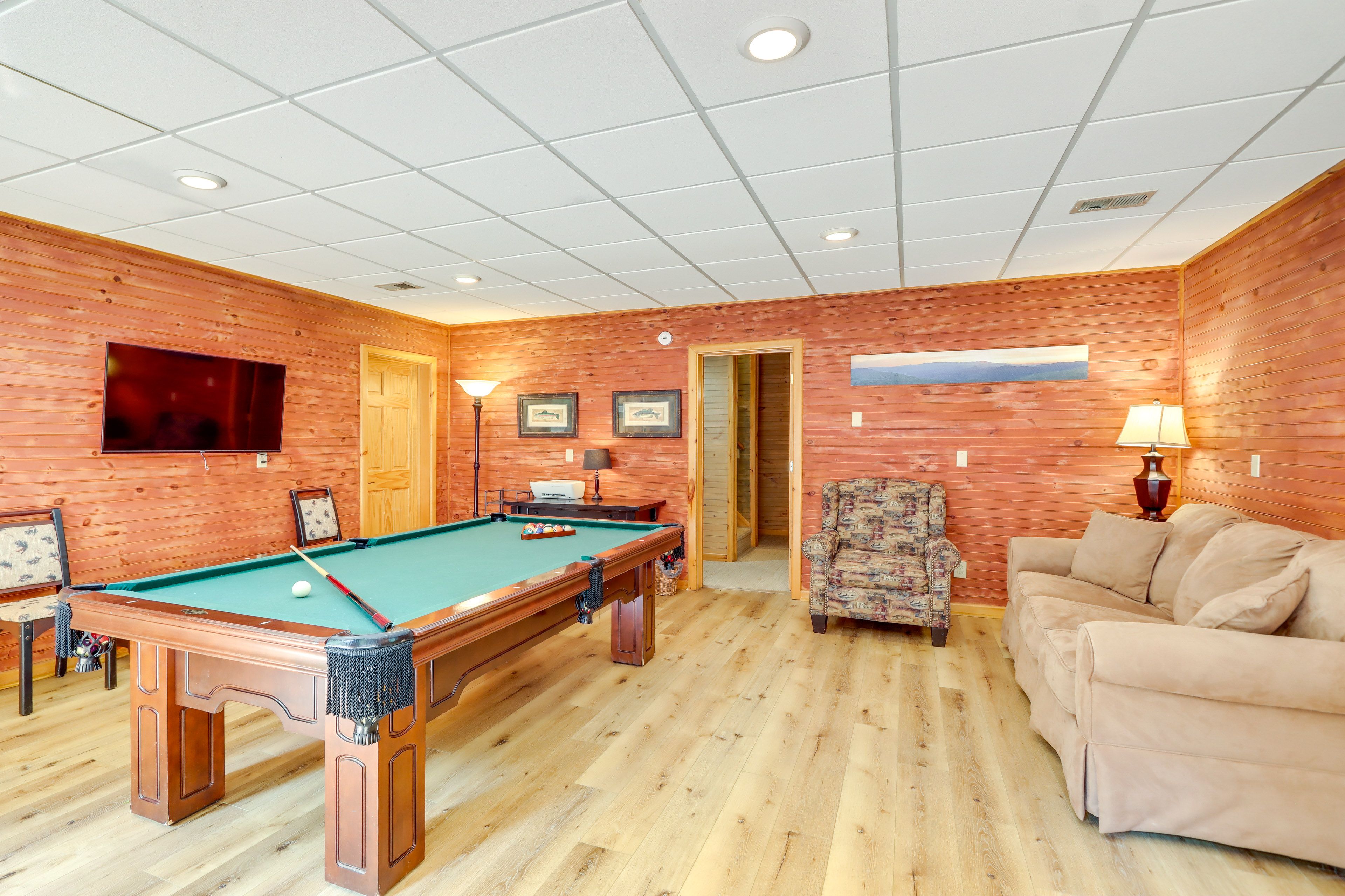 Recreation Room | Pool Table | Smart TV | Basement Level